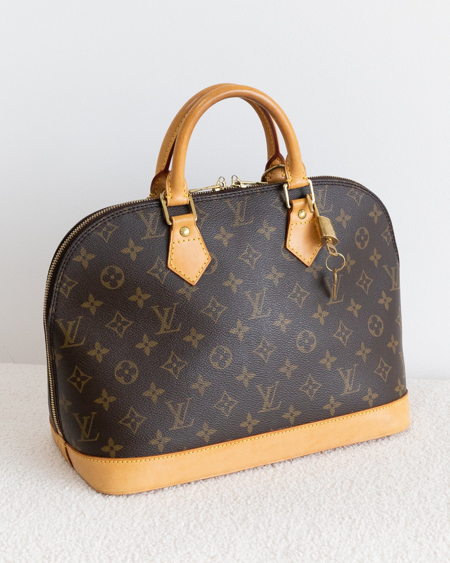LOUIS VUITTON Alma PM