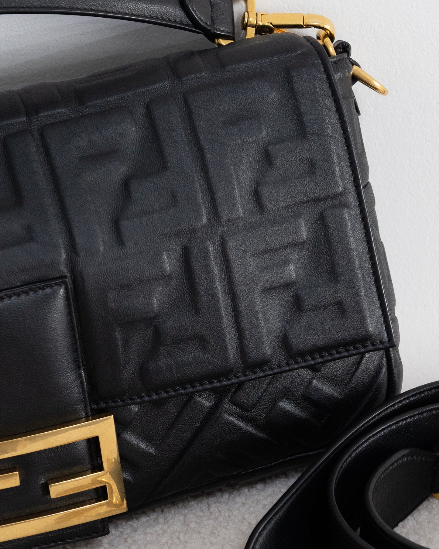 FENDI Baguette 2 Ways