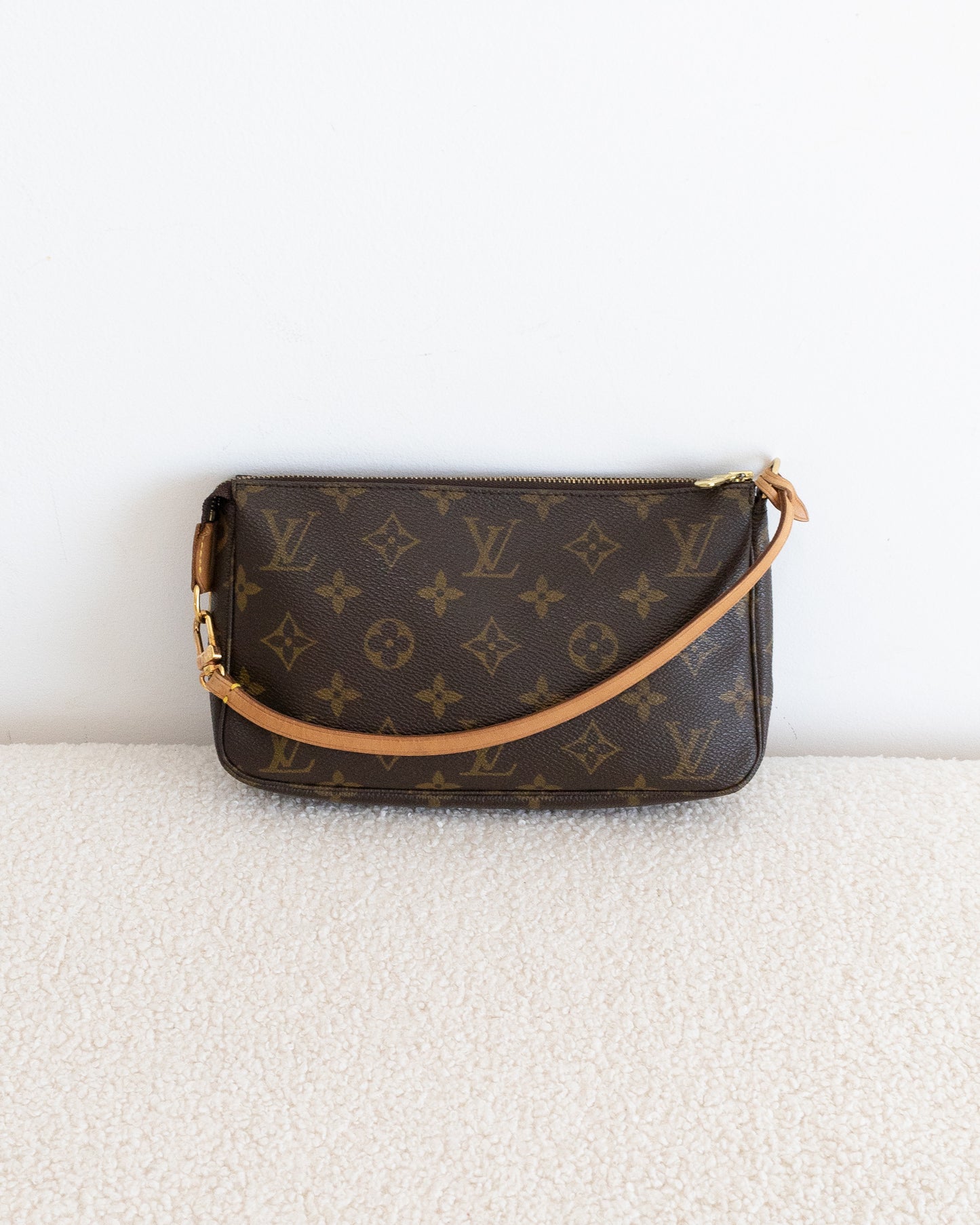 LOUIS VUITTON Pochette Accessoires