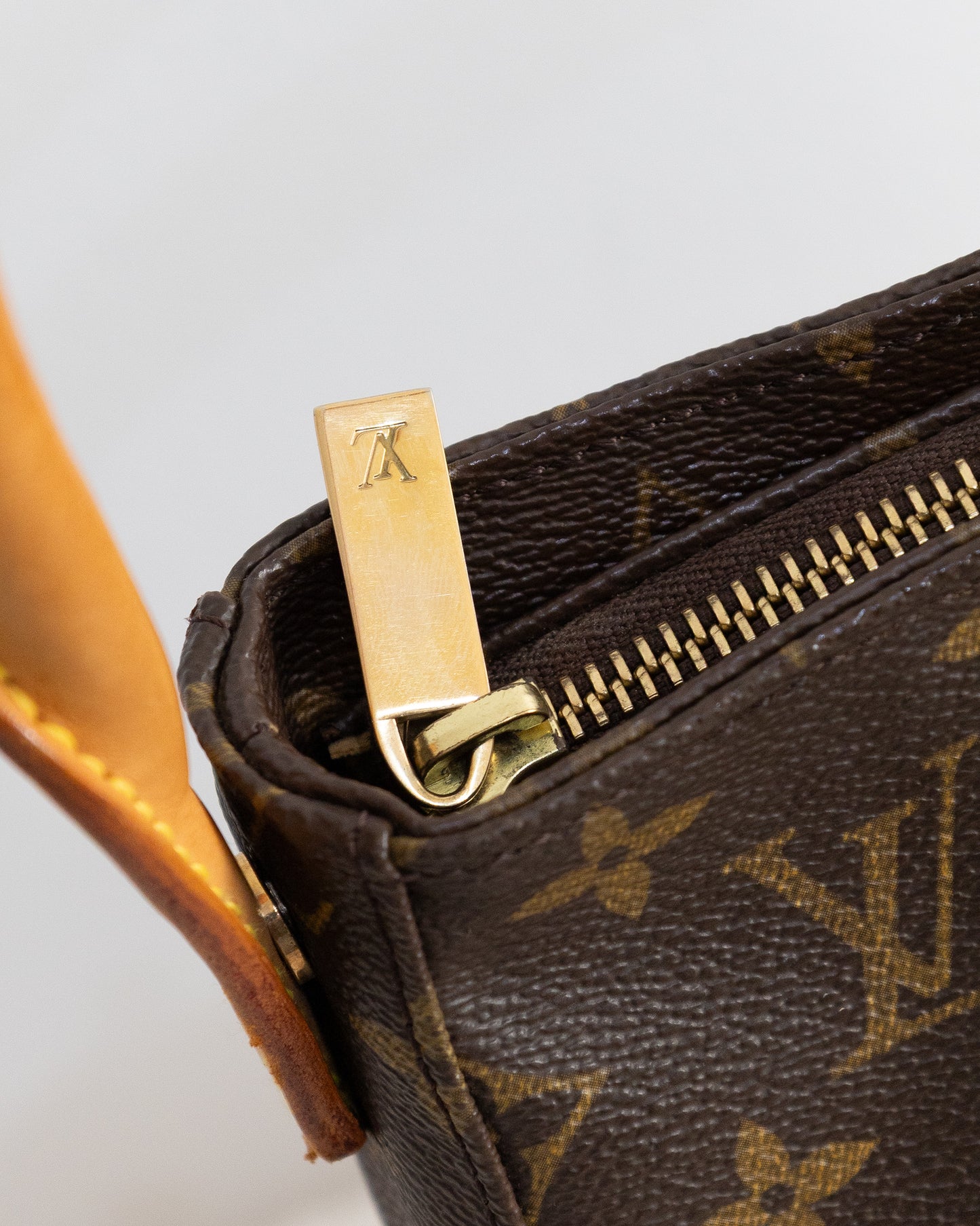 LOUIS VUITTON Looping