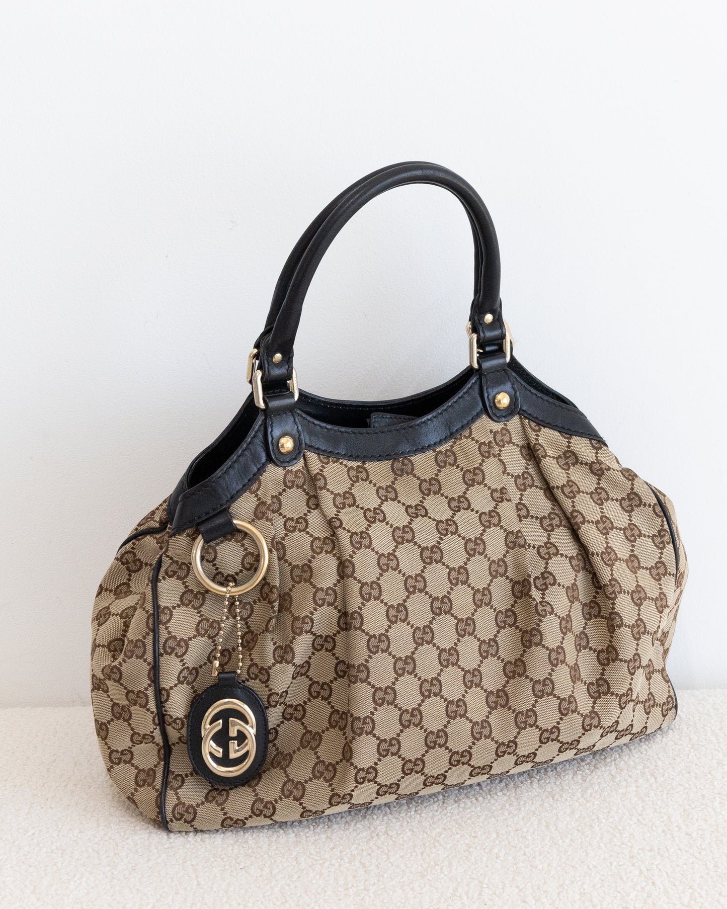 GUCCI Medium GG Canvas Sukey
