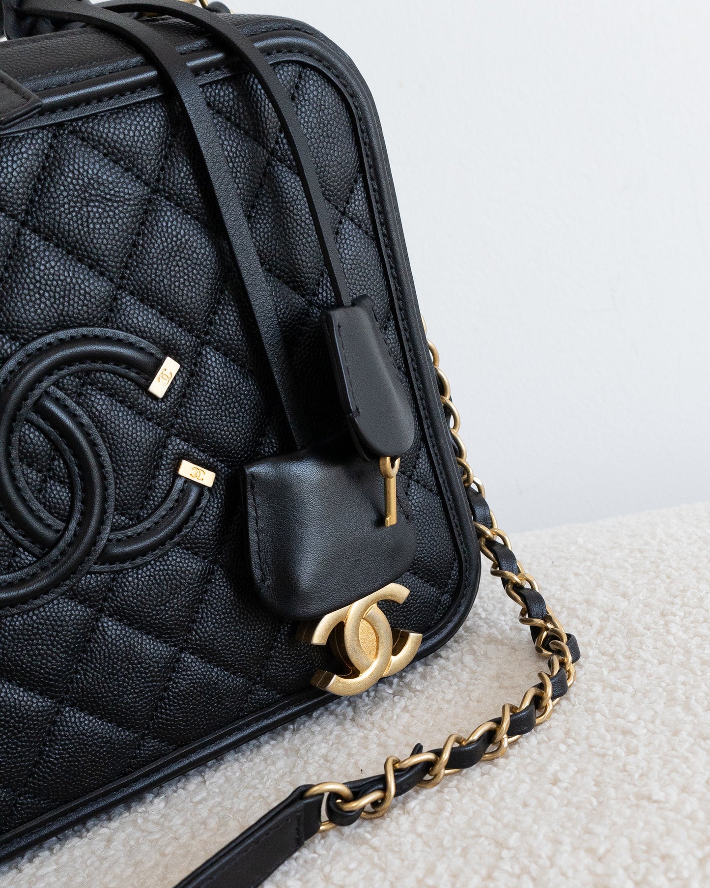 CHANEL Filigree Vanity Medium
