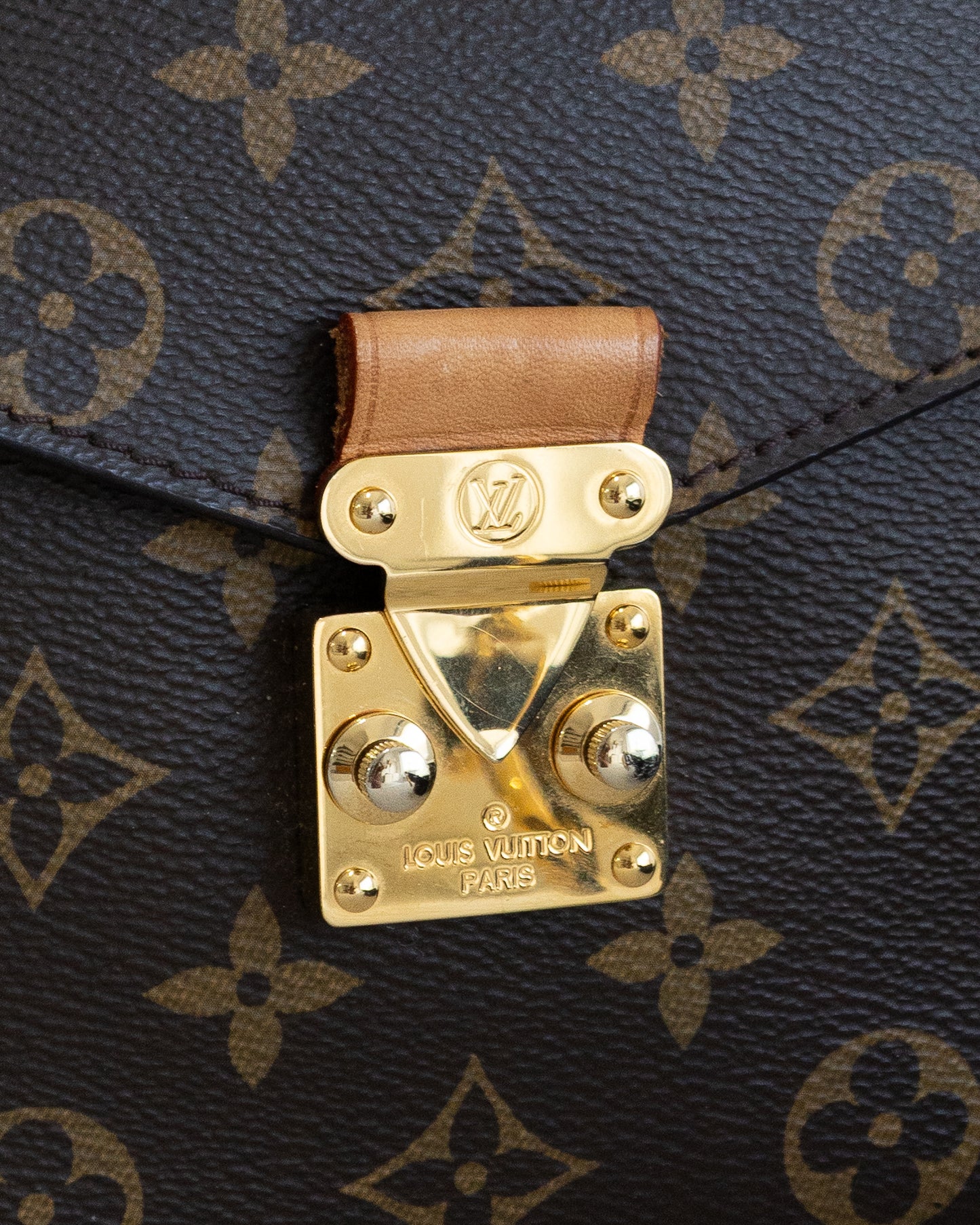 LOUIS VUITTON Pochette Metis