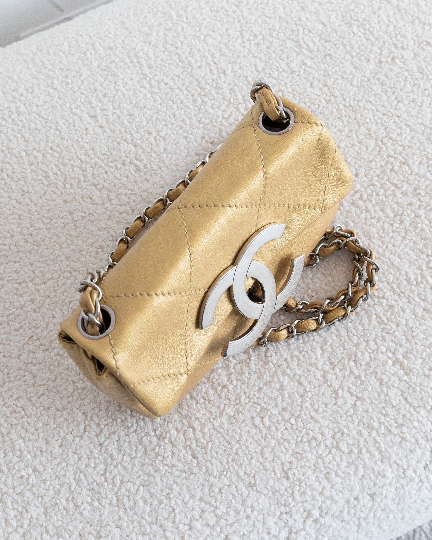 CHANEL Diamond Stitch CC Flap