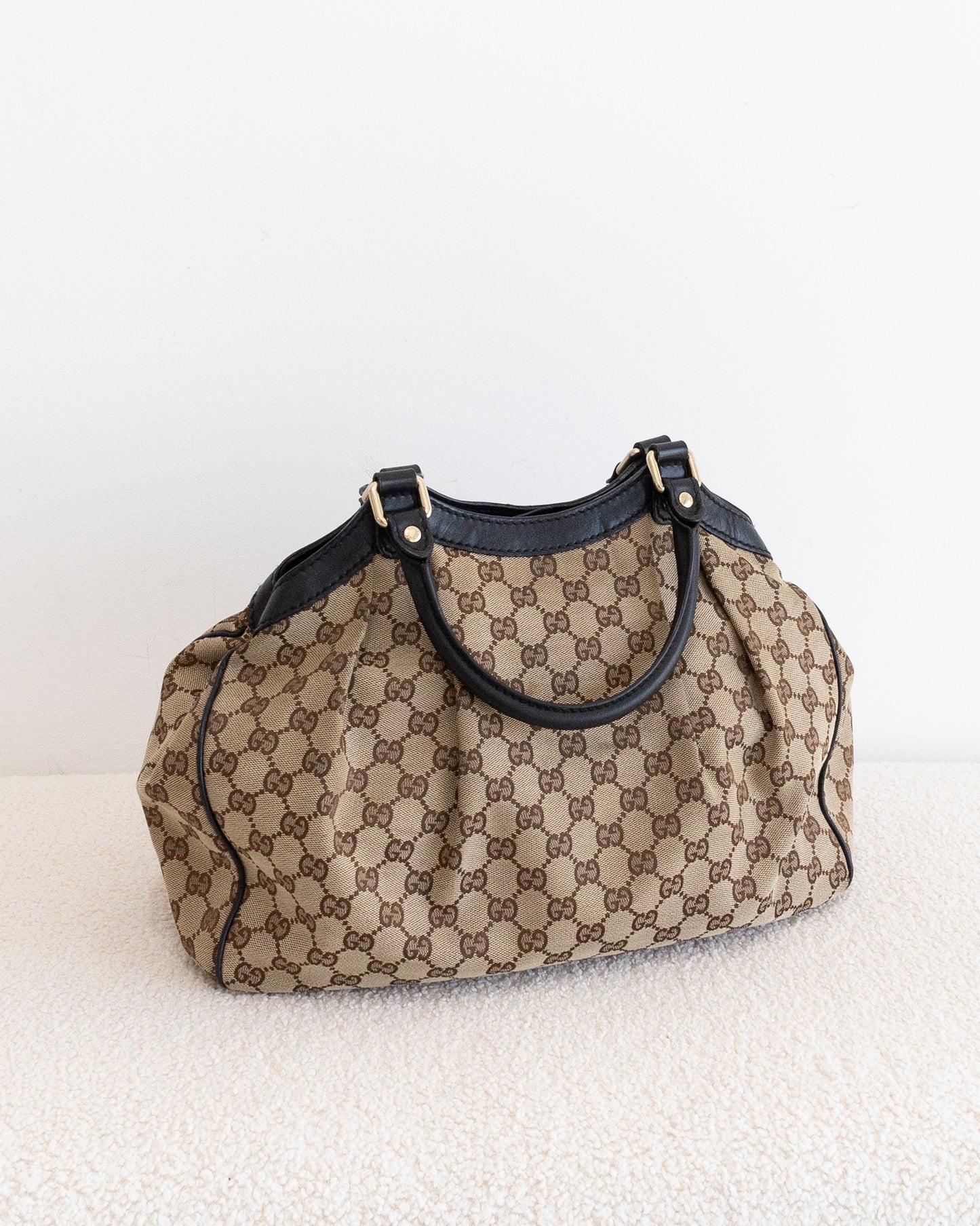 GUCCI Medium GG Canvas Sukey