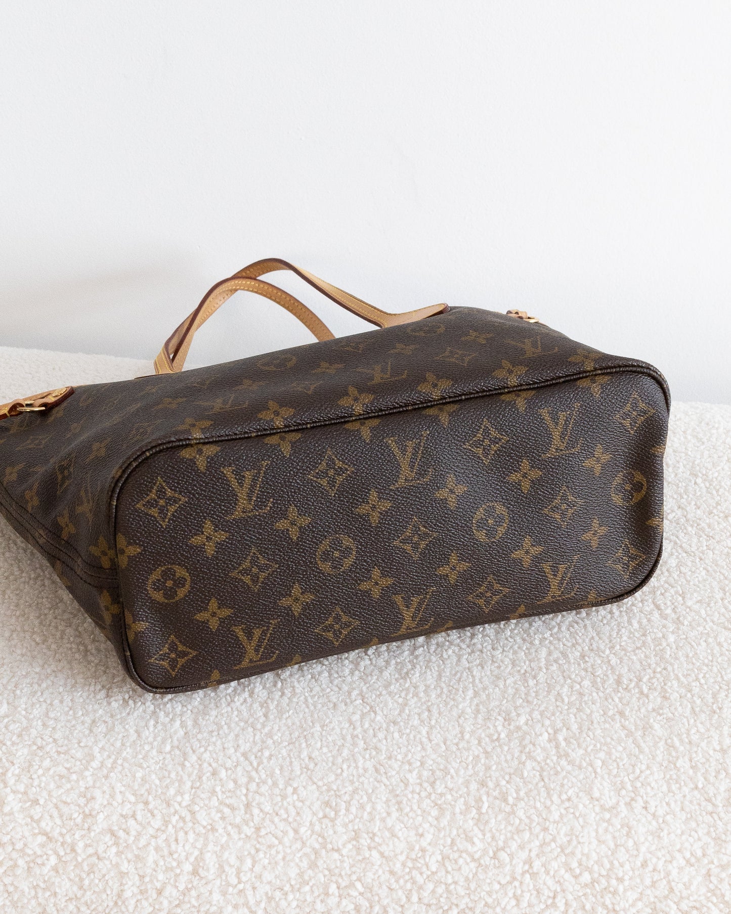 LOUIS VUITTON Neverfull PM