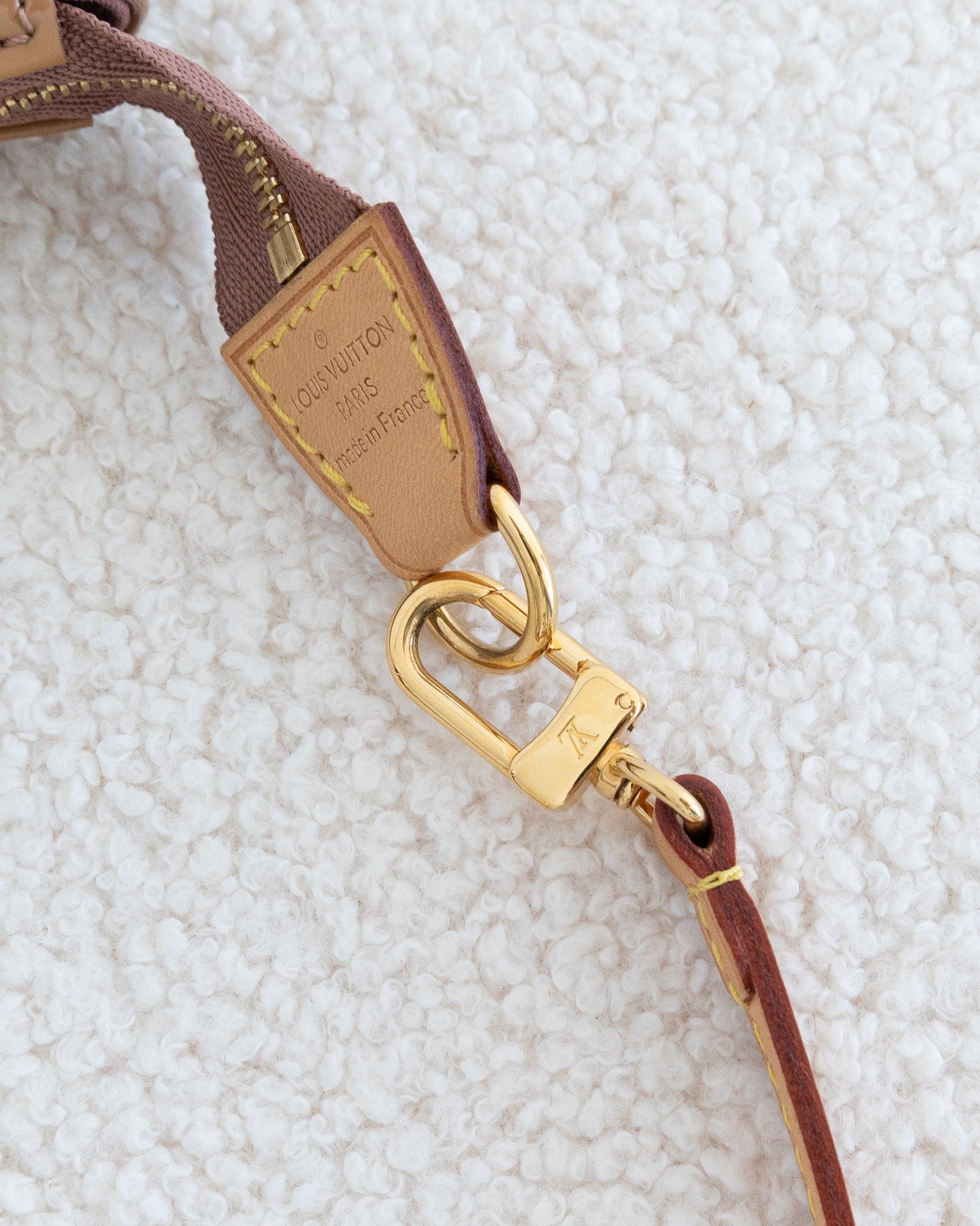 LOUIS VUITTON Pochette Accessoires