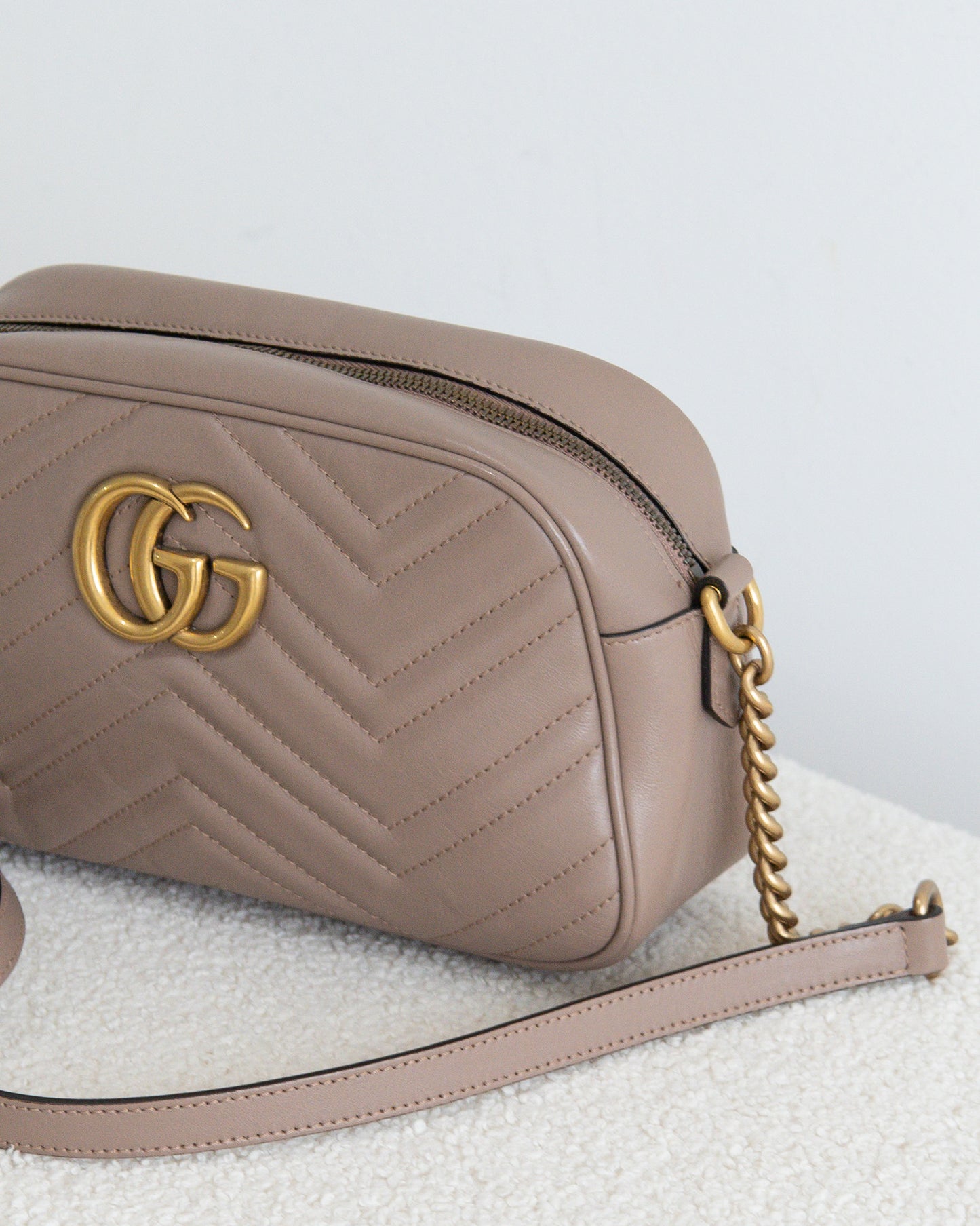 GUCCI GG Marmont Crossbody