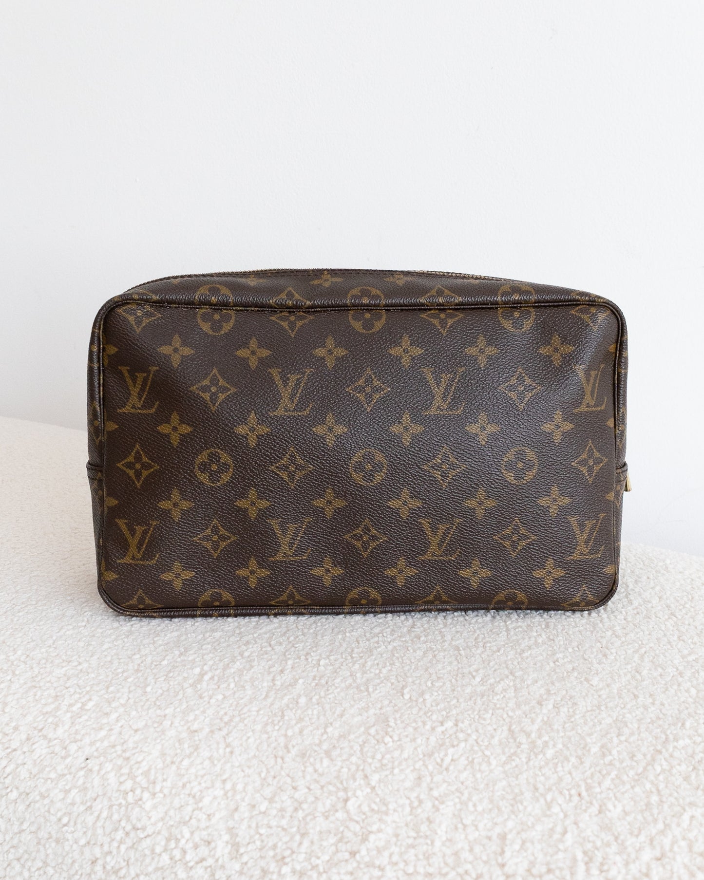 LOUIS VUITTON Trousse 28