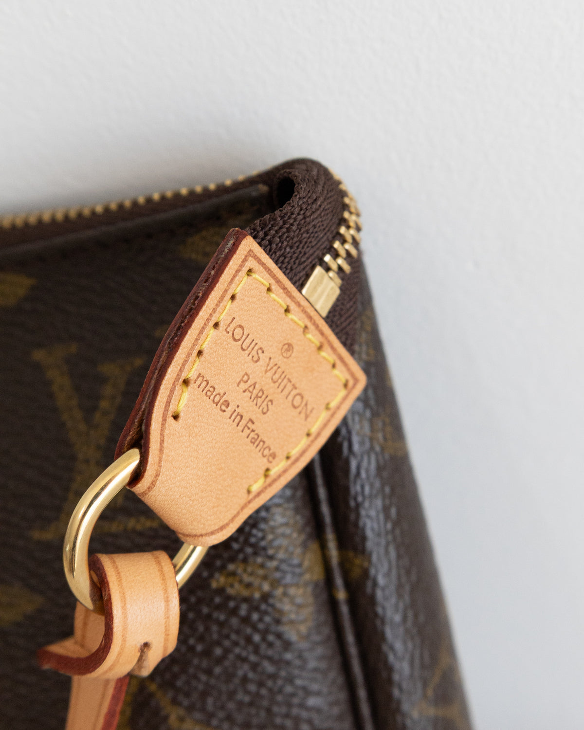 LOUIS VUITTON Pochette Accessoires