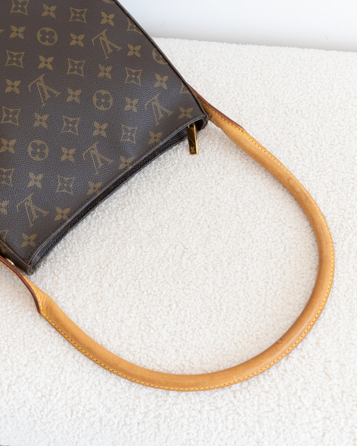 LOUIS VUITTON Looping MM