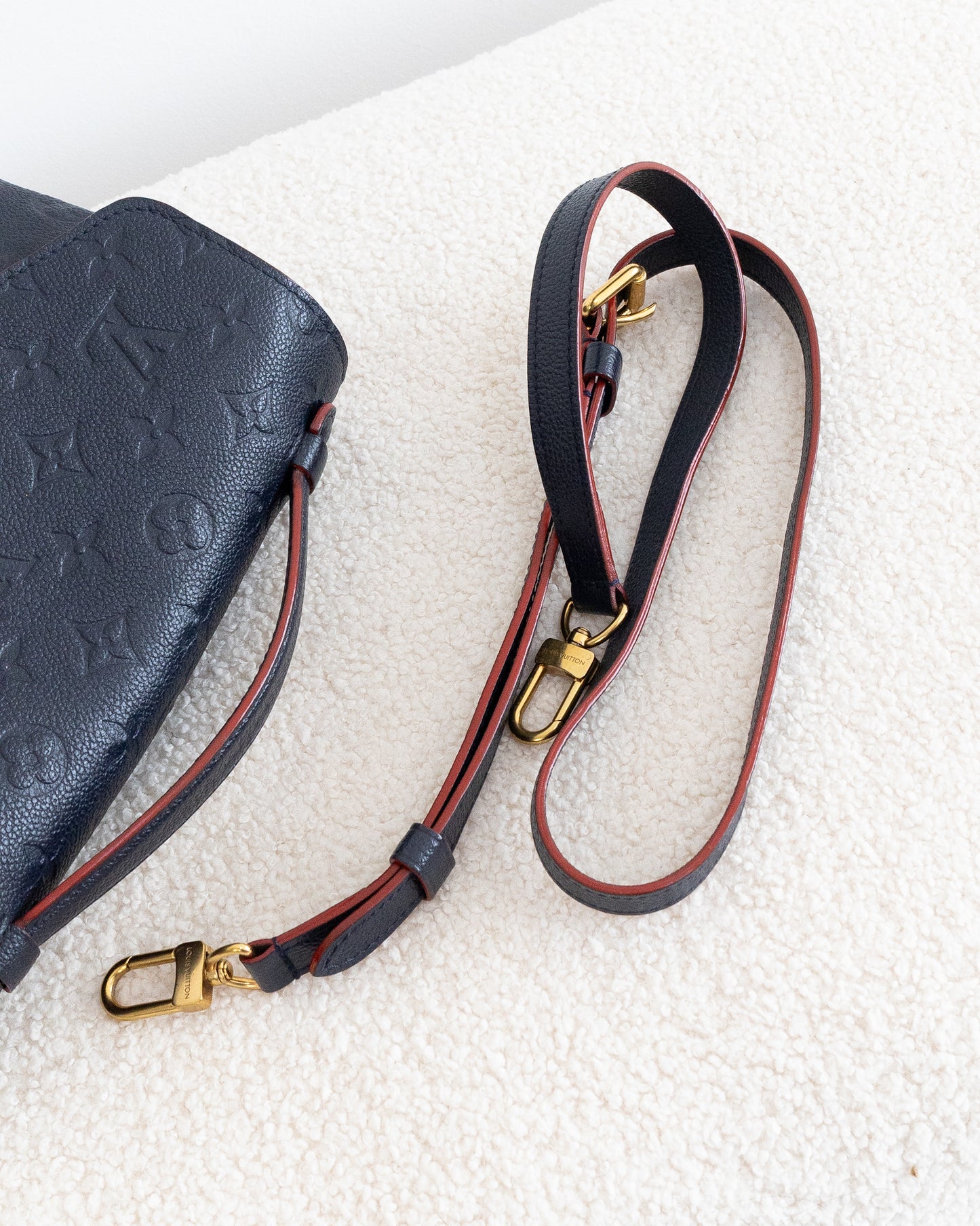 LOUIS VUITTON Pochette Metis