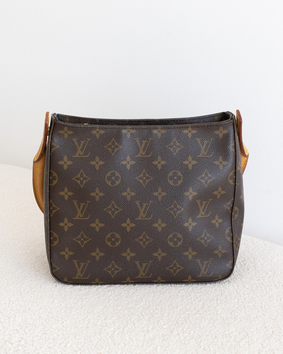 LOUIS VUITTON Looping MM
