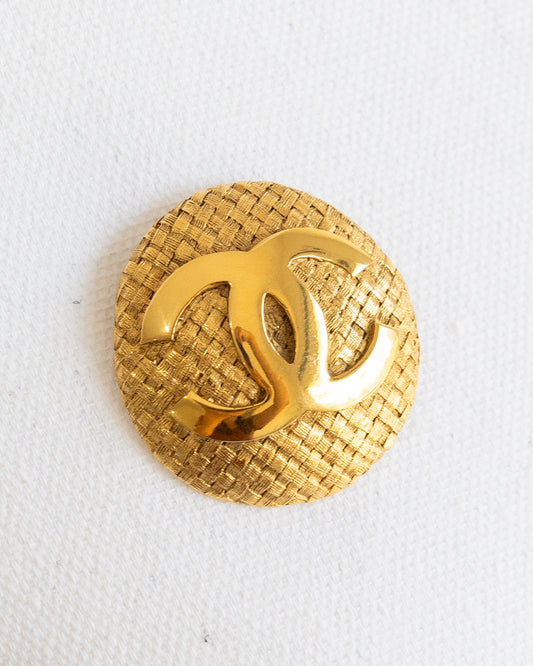 CHANEL CC Round Brooch