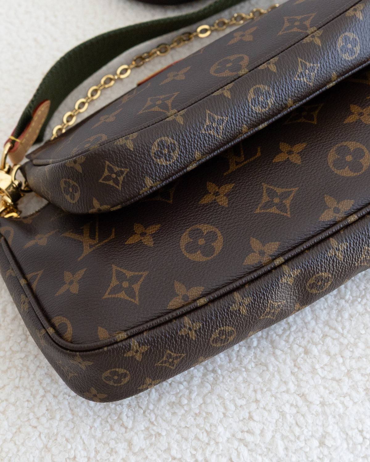 LOUIS VUITTON Multipochette Accessoires