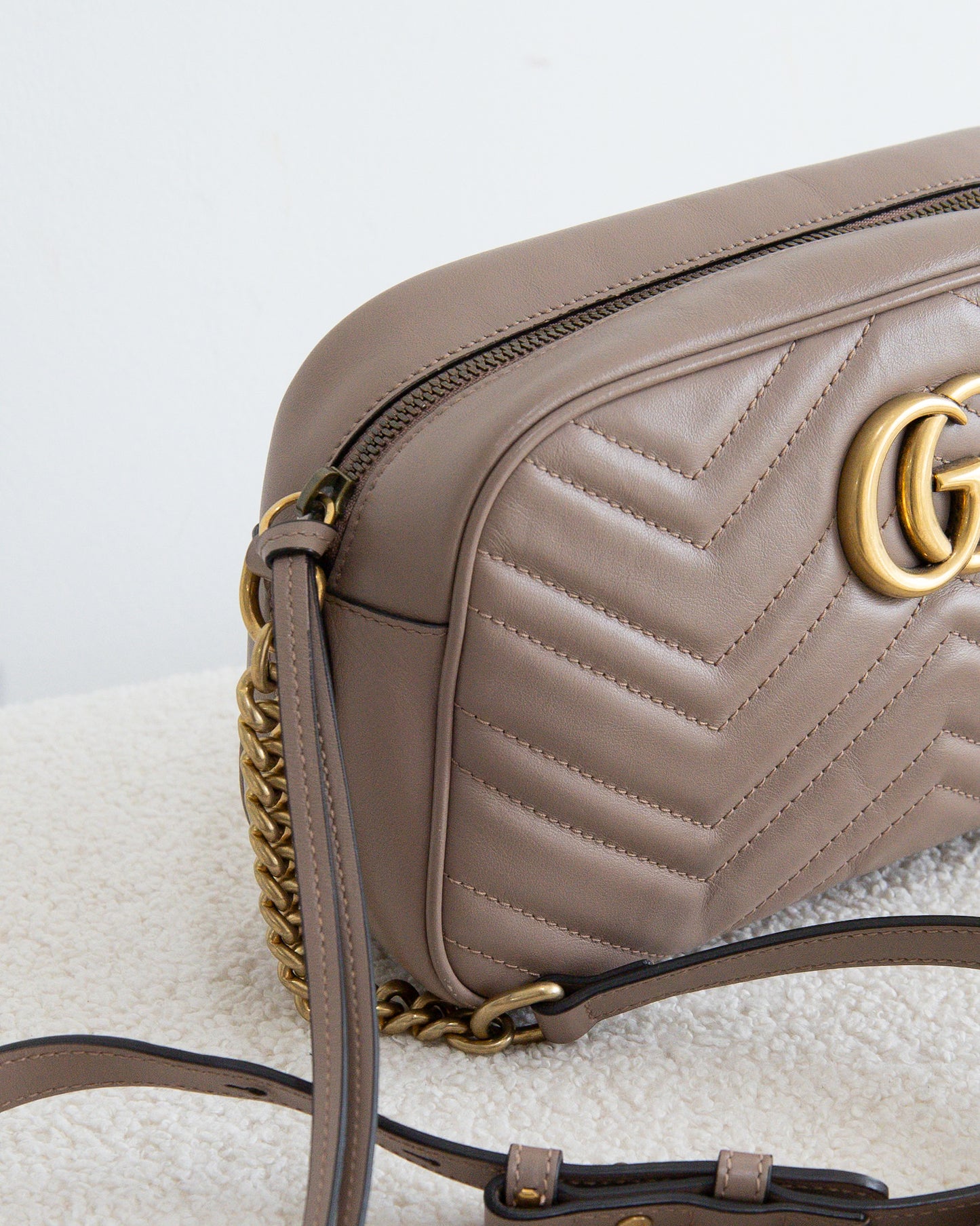 GUCCI GG Marmont Crossbody