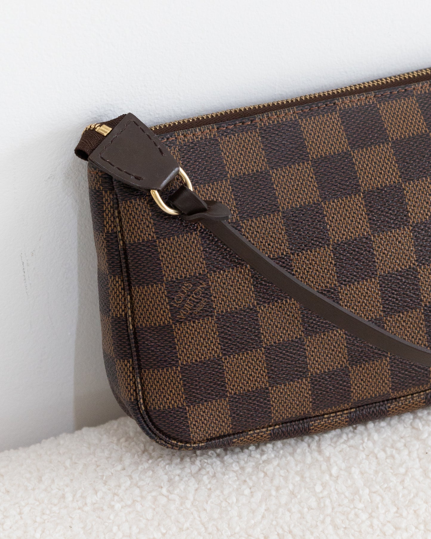 LOUIS VUITTON Pochette Accessoires