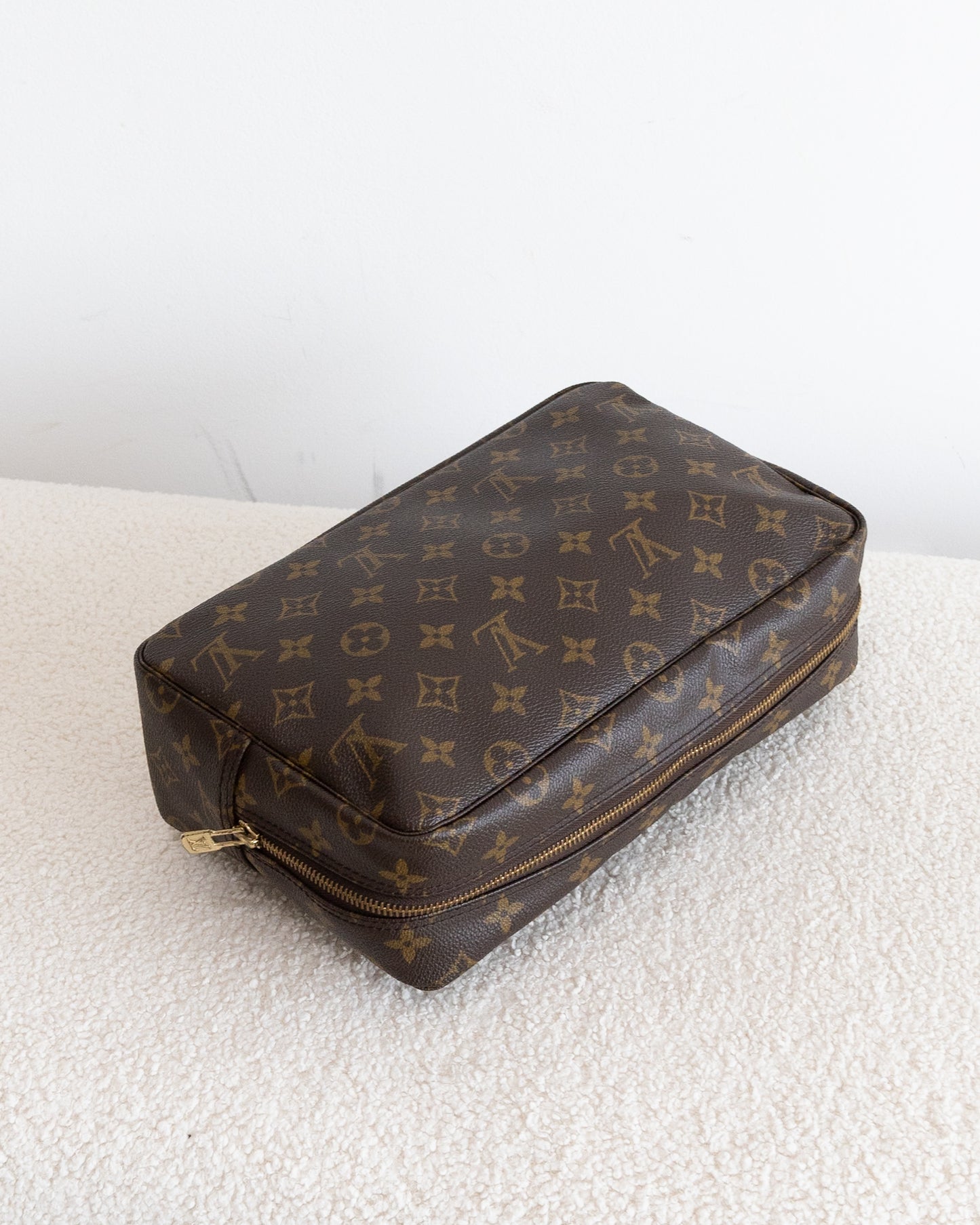 LOUIS VUITTON Trousse 28