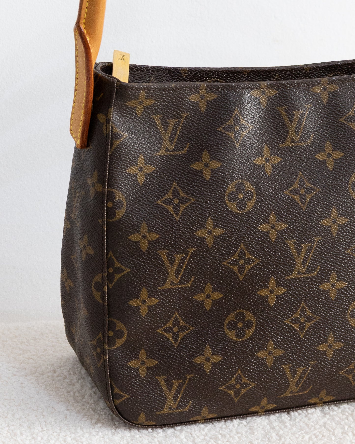 LOUIS VUITTON Looping
