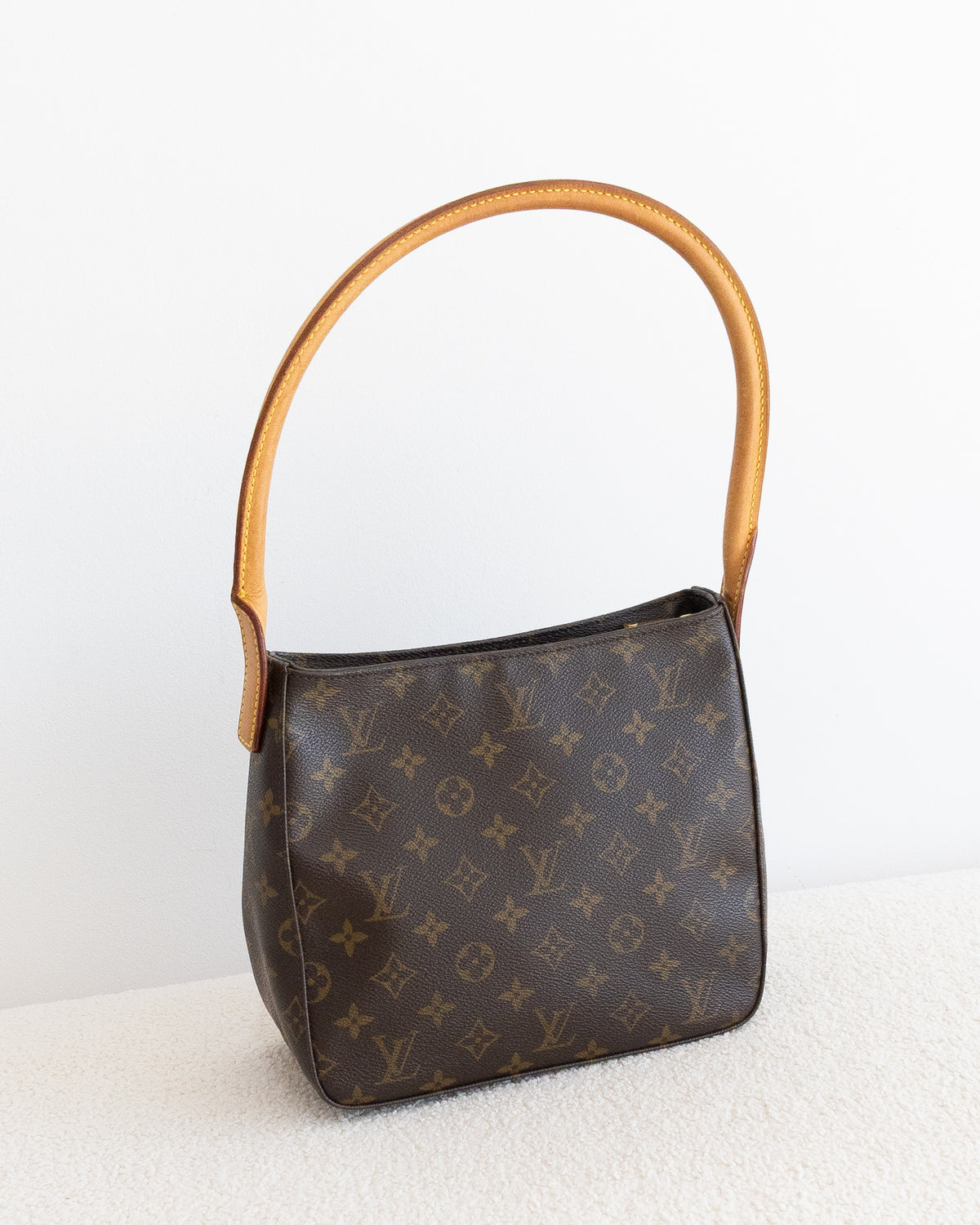 LOUIS VUITTON Looping MM