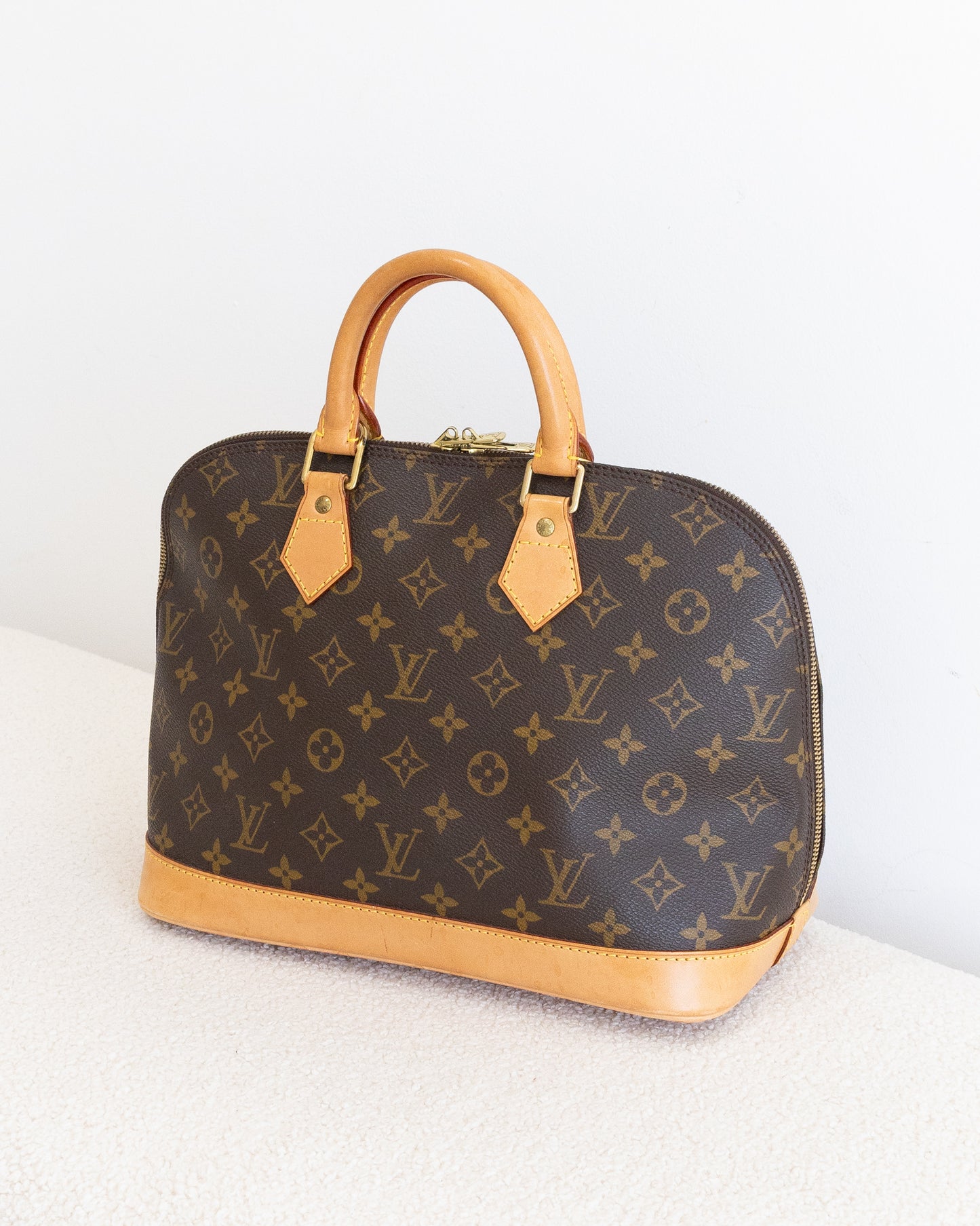 LOUIS VUITTON Alma PM