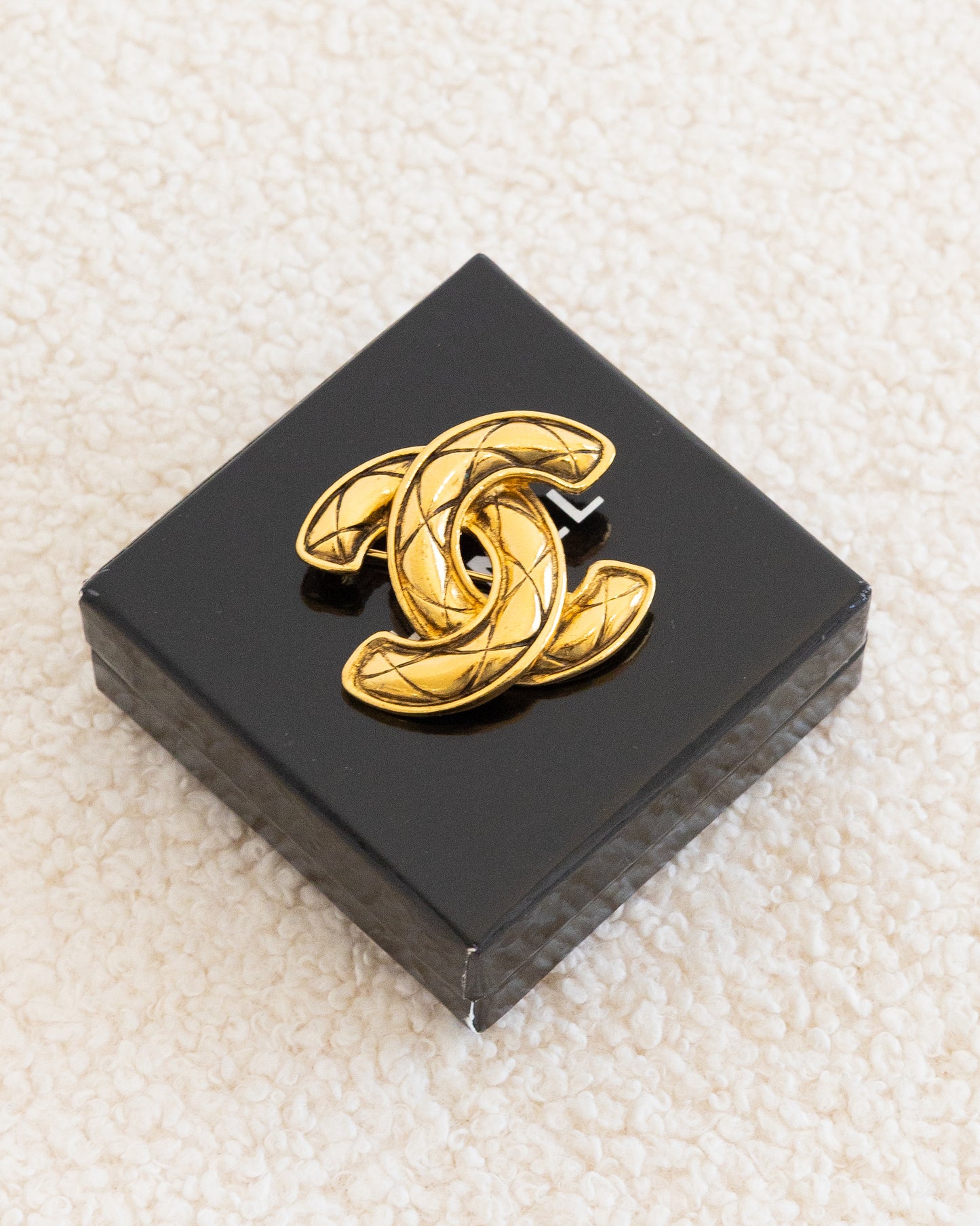 CHANEL Quilted CC Brooch