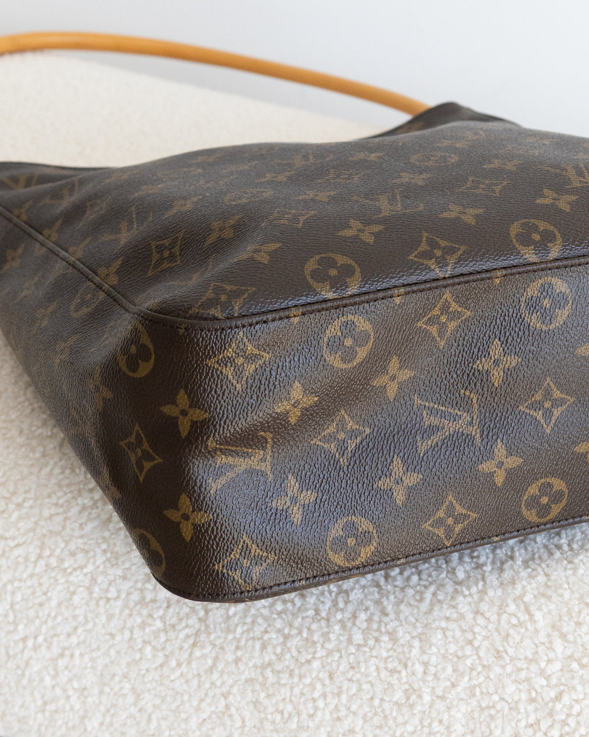 LOUIS VUITTON Looping GM