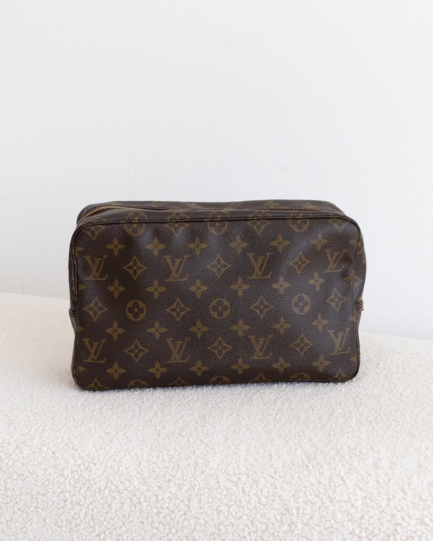 LOUIS VUITTON Trousse 28