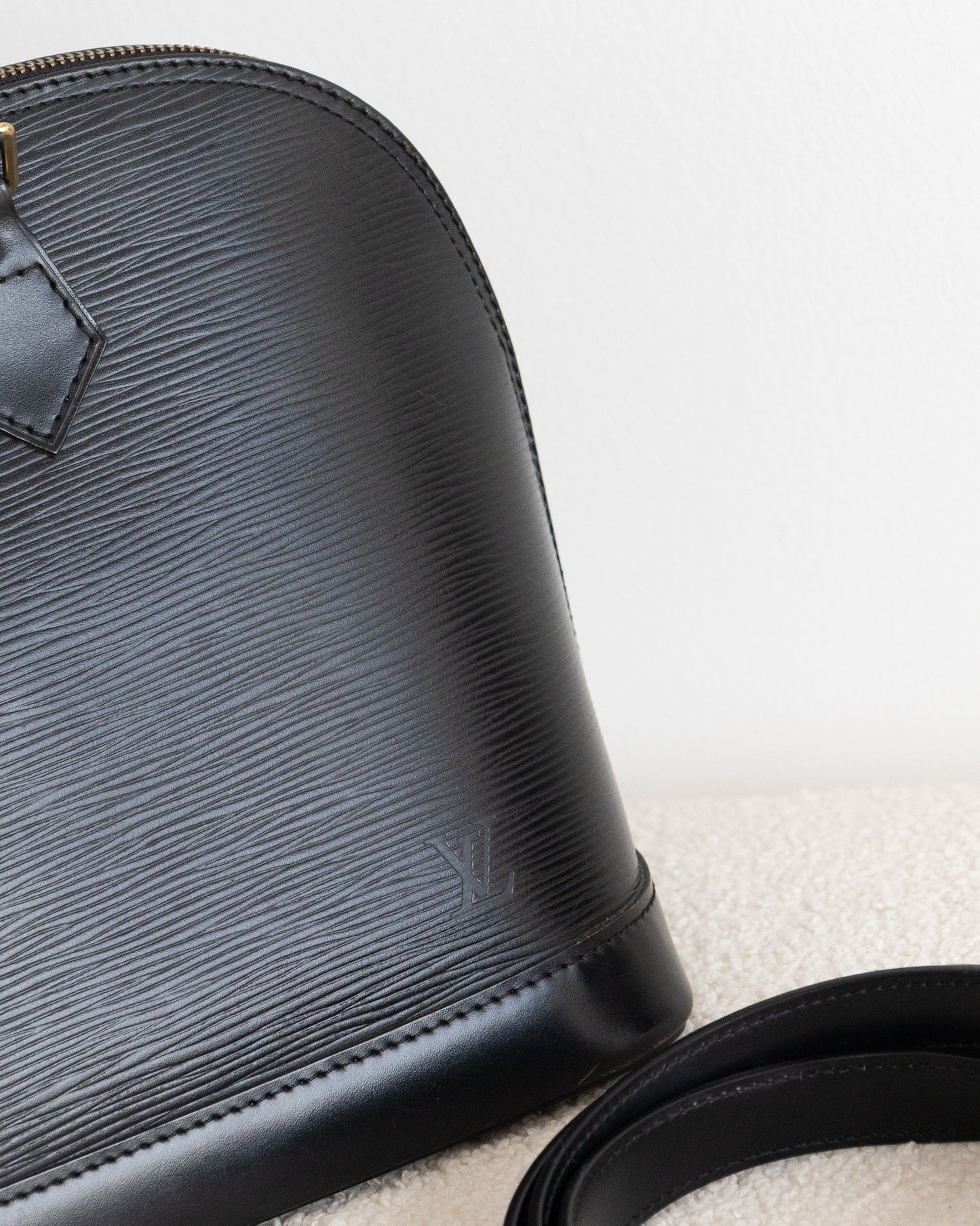 LOUIS VUITTON Alma PM