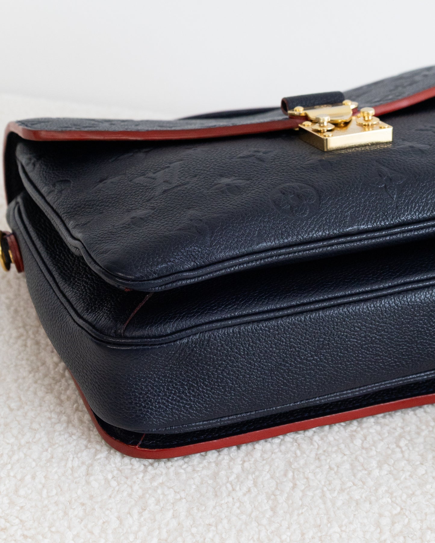 LOUIS VUITTON Pochette Metis