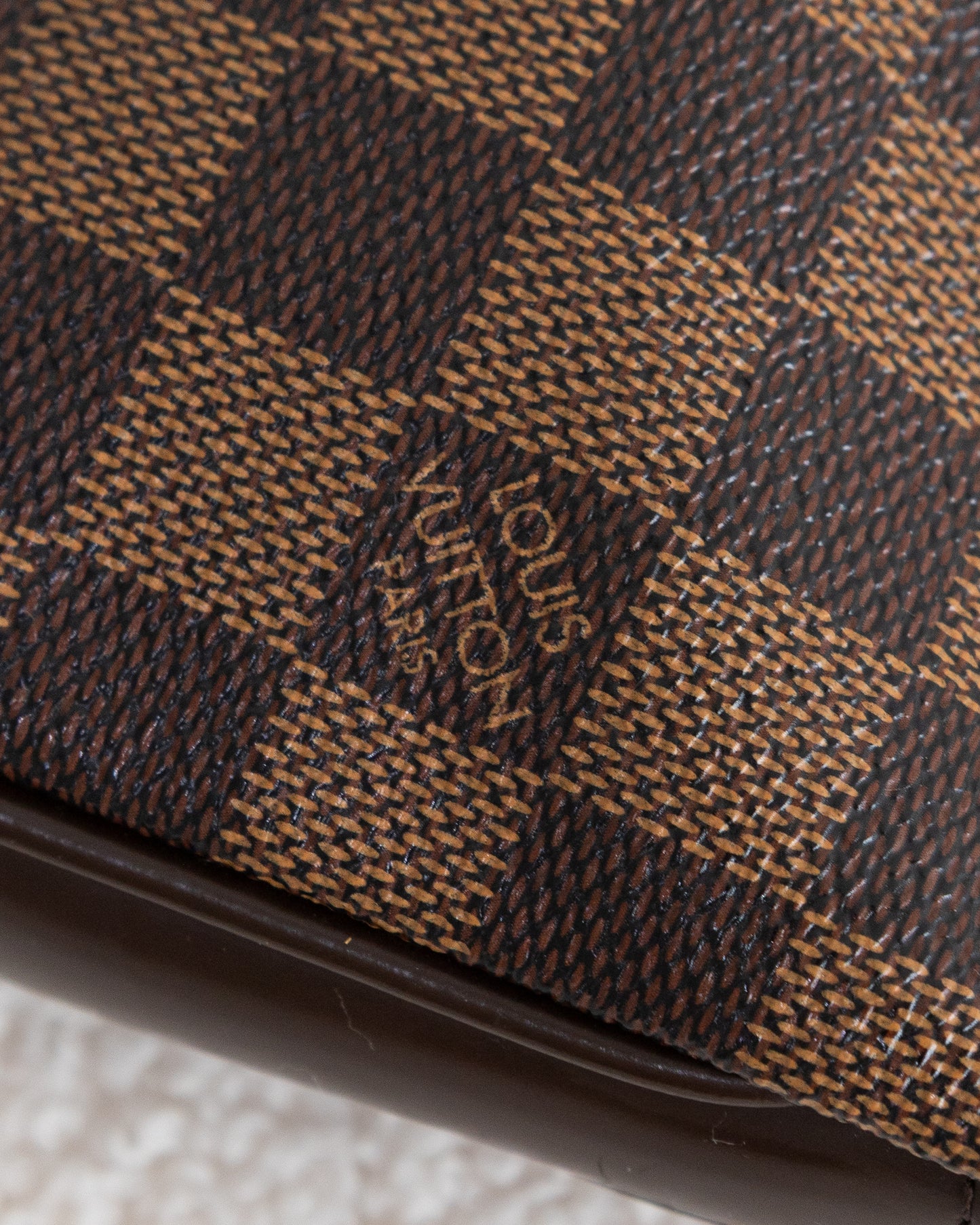 LOUIS VUITTON Pochette Navona