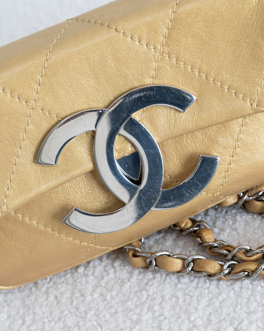 CHANEL Diamond Stitch CC Flap