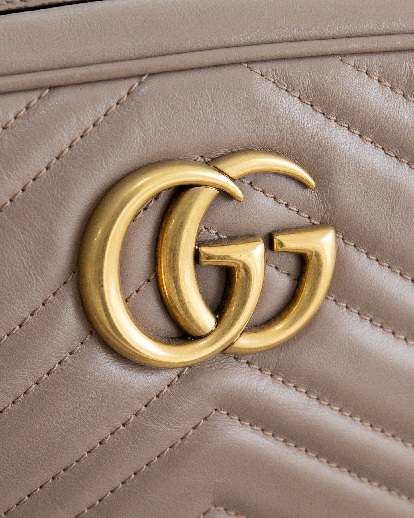 GUCCI GG Marmont Crossbody