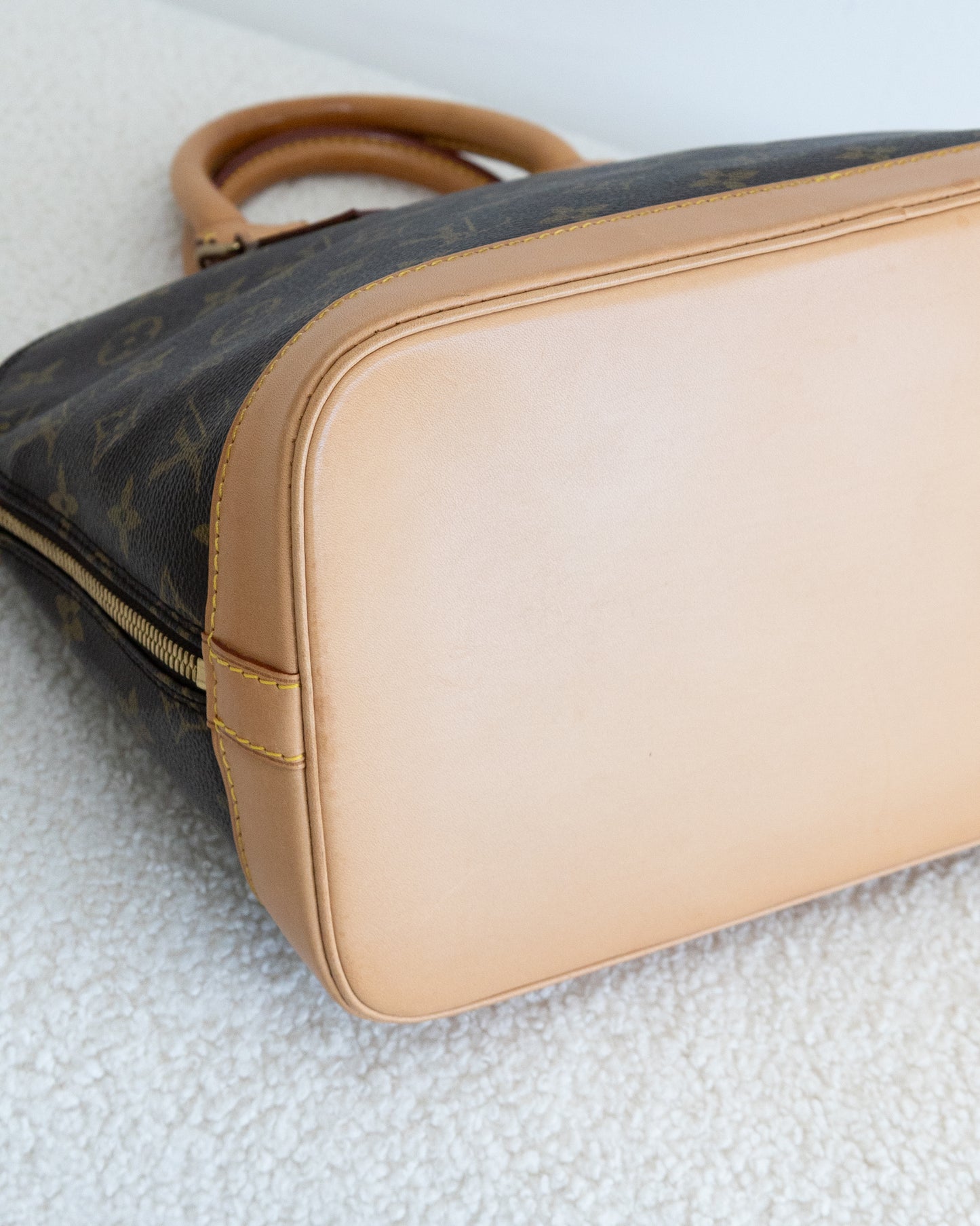 LOUIS VUITTON Alma PM
