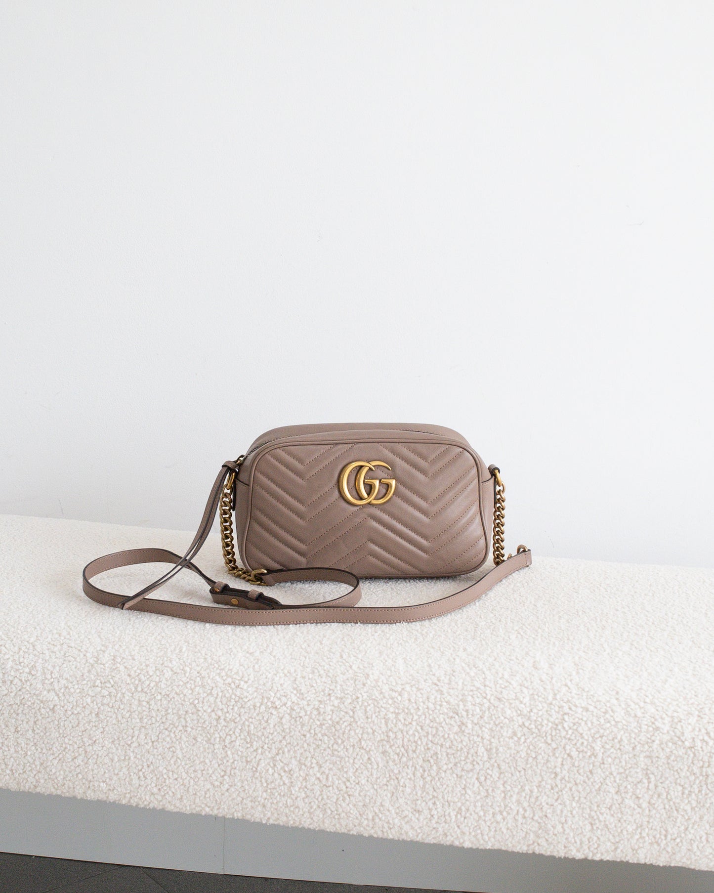GUCCI GG Marmont Crossbody
