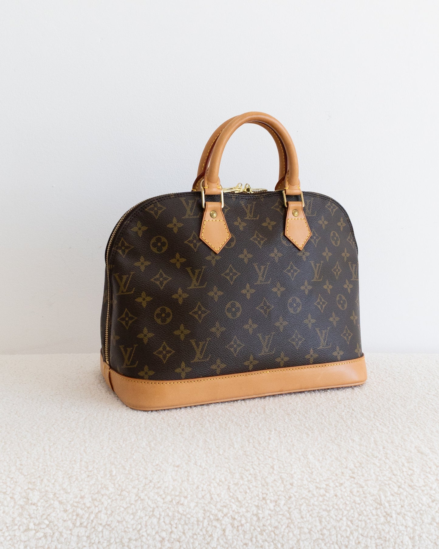 LOUIS VUITTON Alma PM