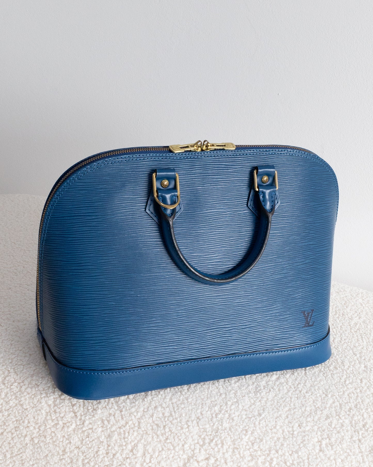 LOUIS VUITTON Alma PM