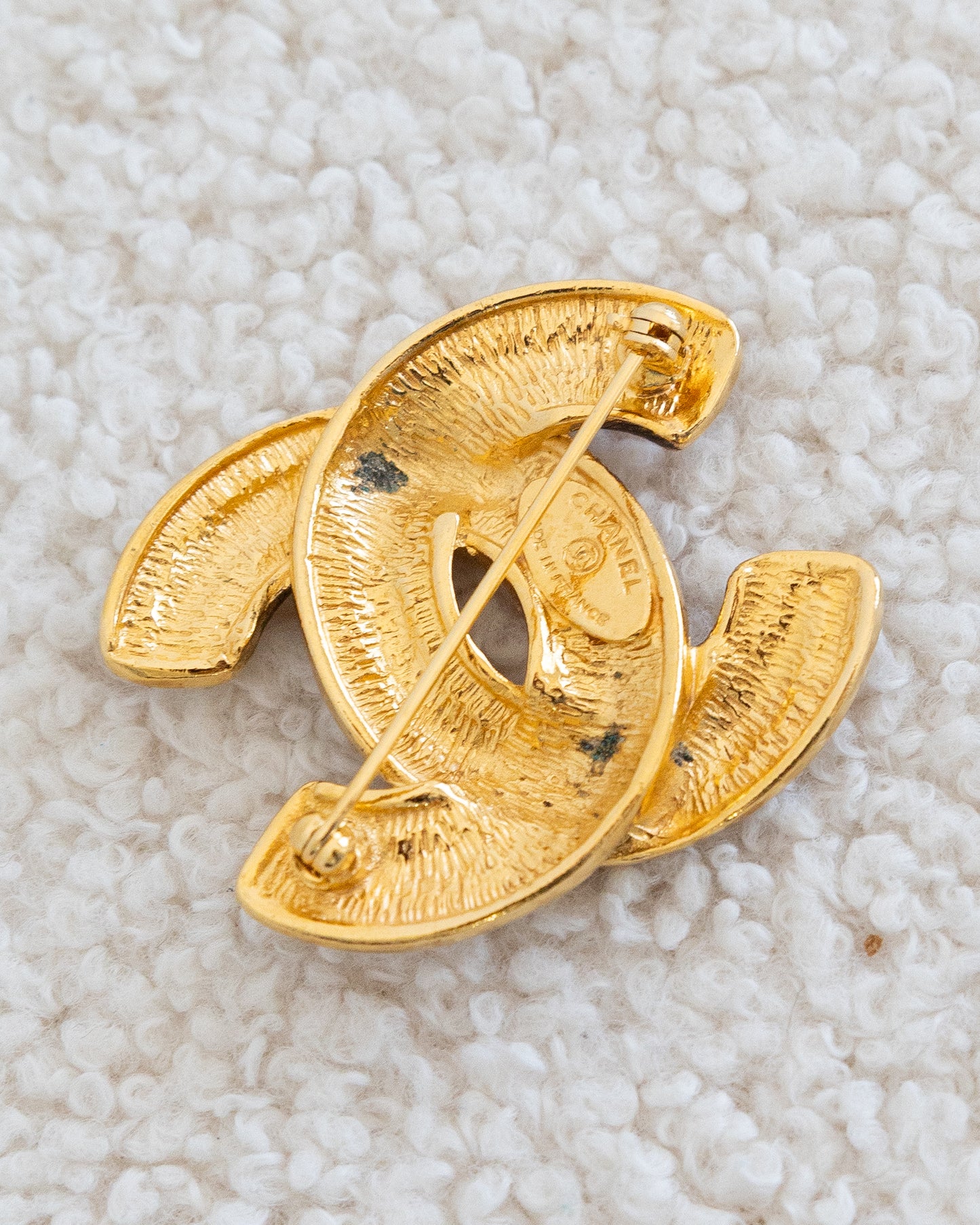 CHANEL Quilted CC Brooch