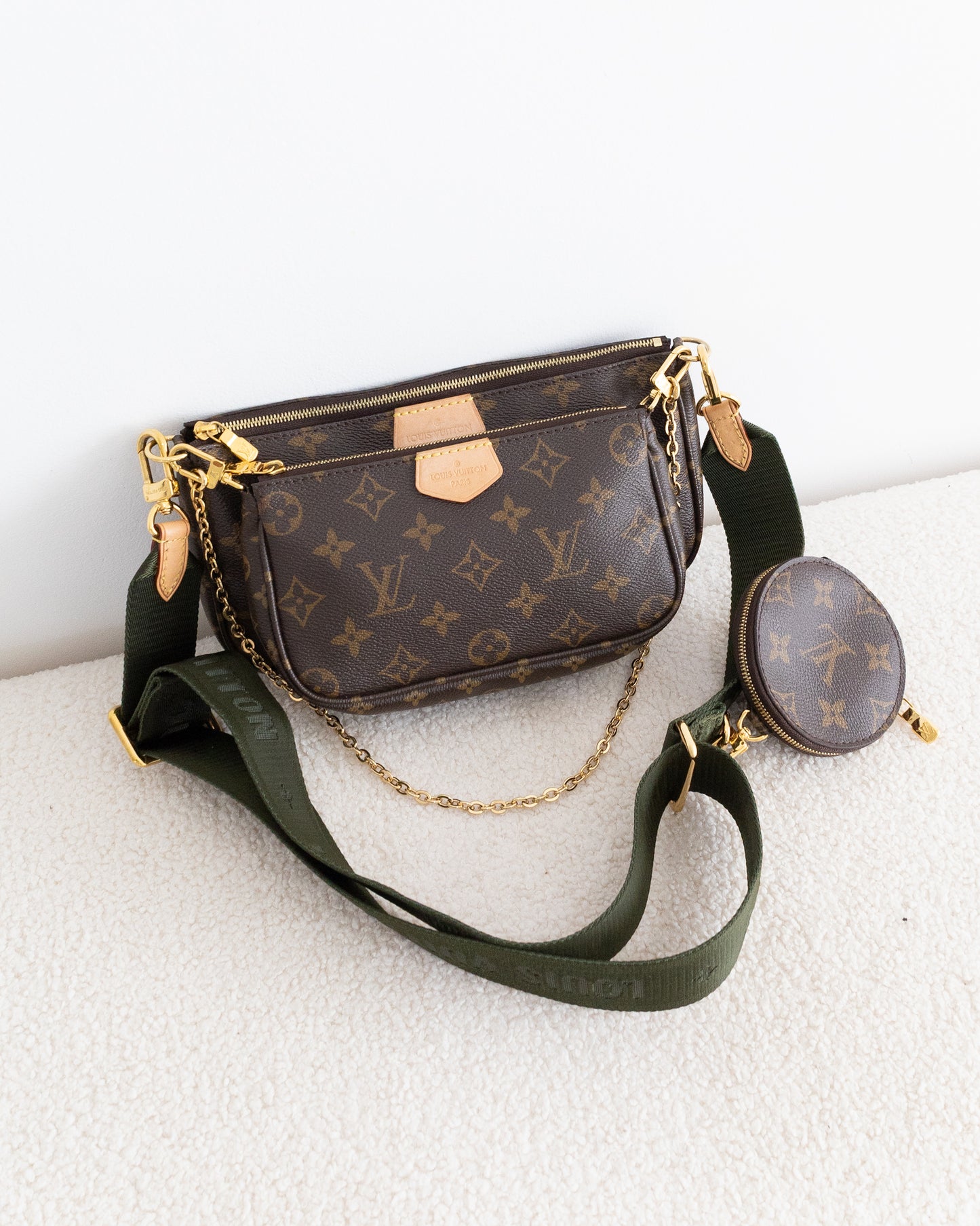LOUIS VUITTON MultiPochette
