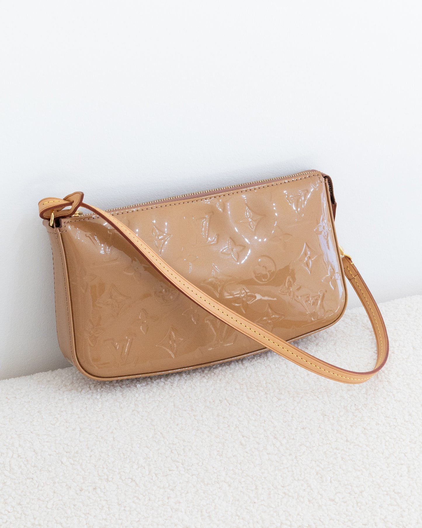 LOUIS VUITTON Pochette Accessoires