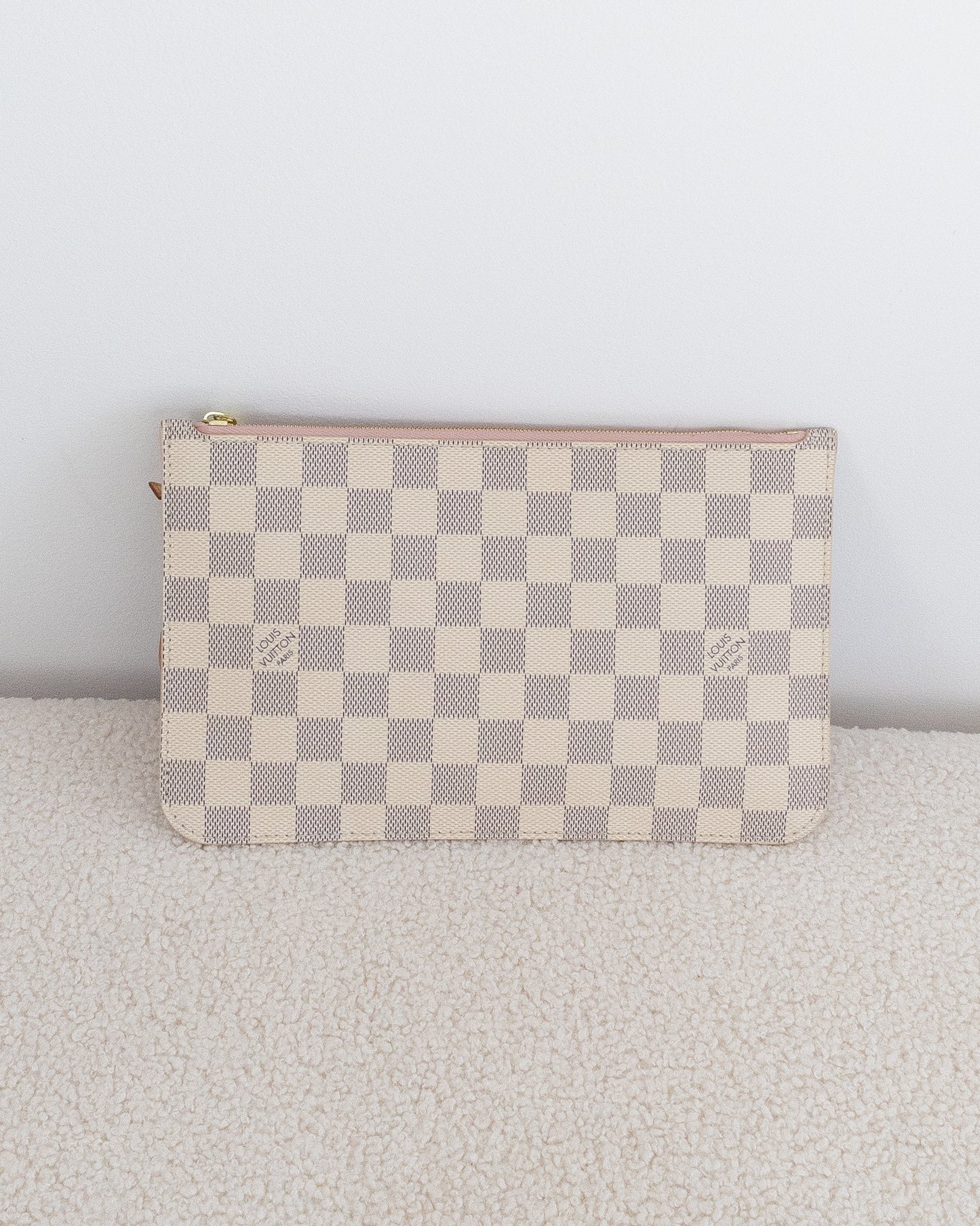 LOUIS VUITTON Pochette