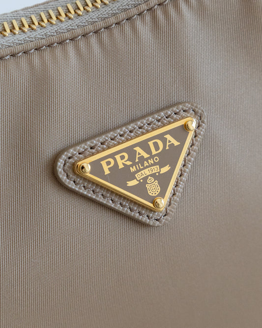 PRADA Re-Edition 2000