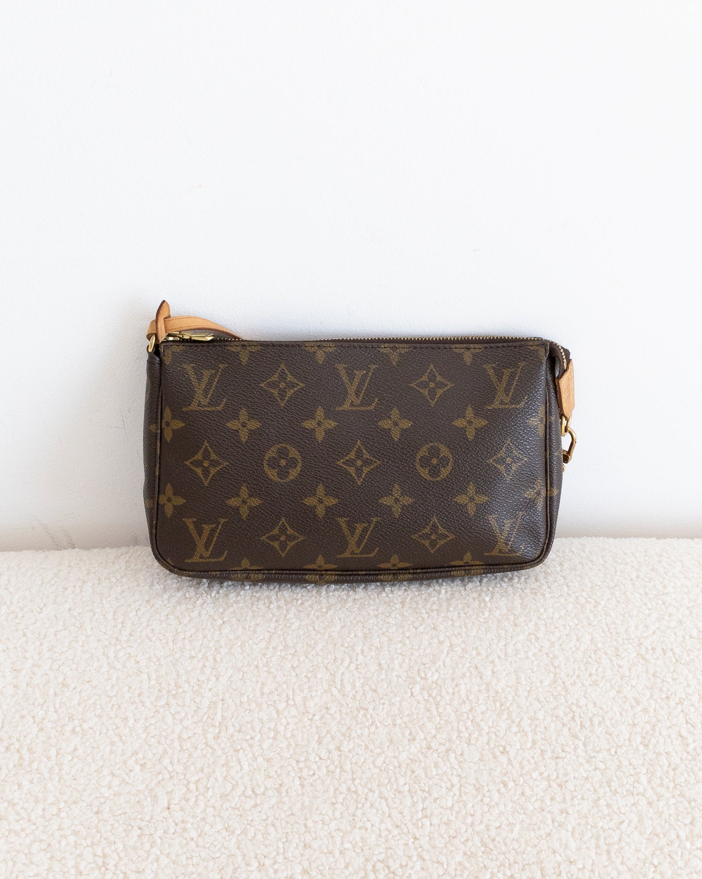 LOUIS VUITTON Pochette Accessoires
