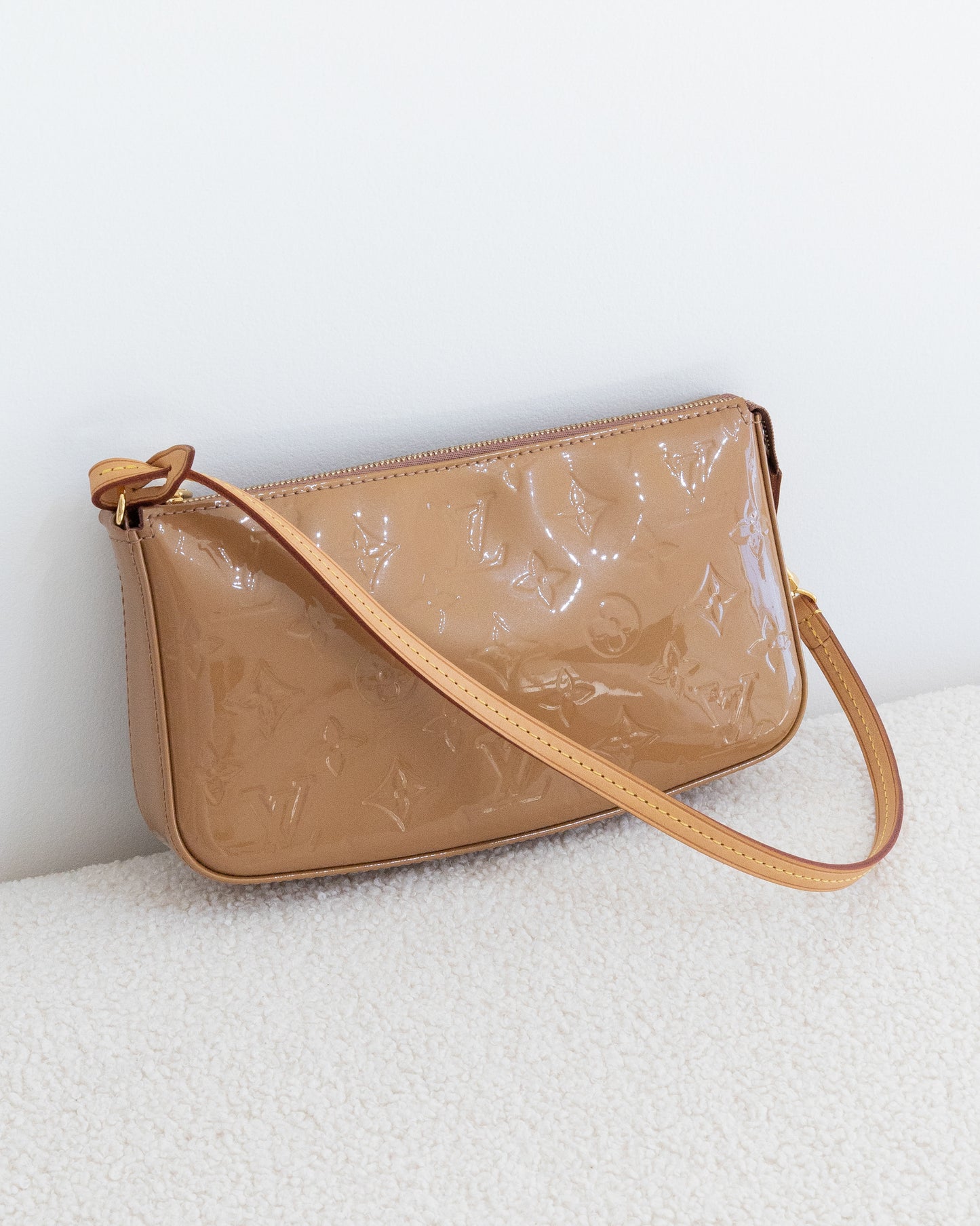 LOUIS VUITTON Pochette Accessoires