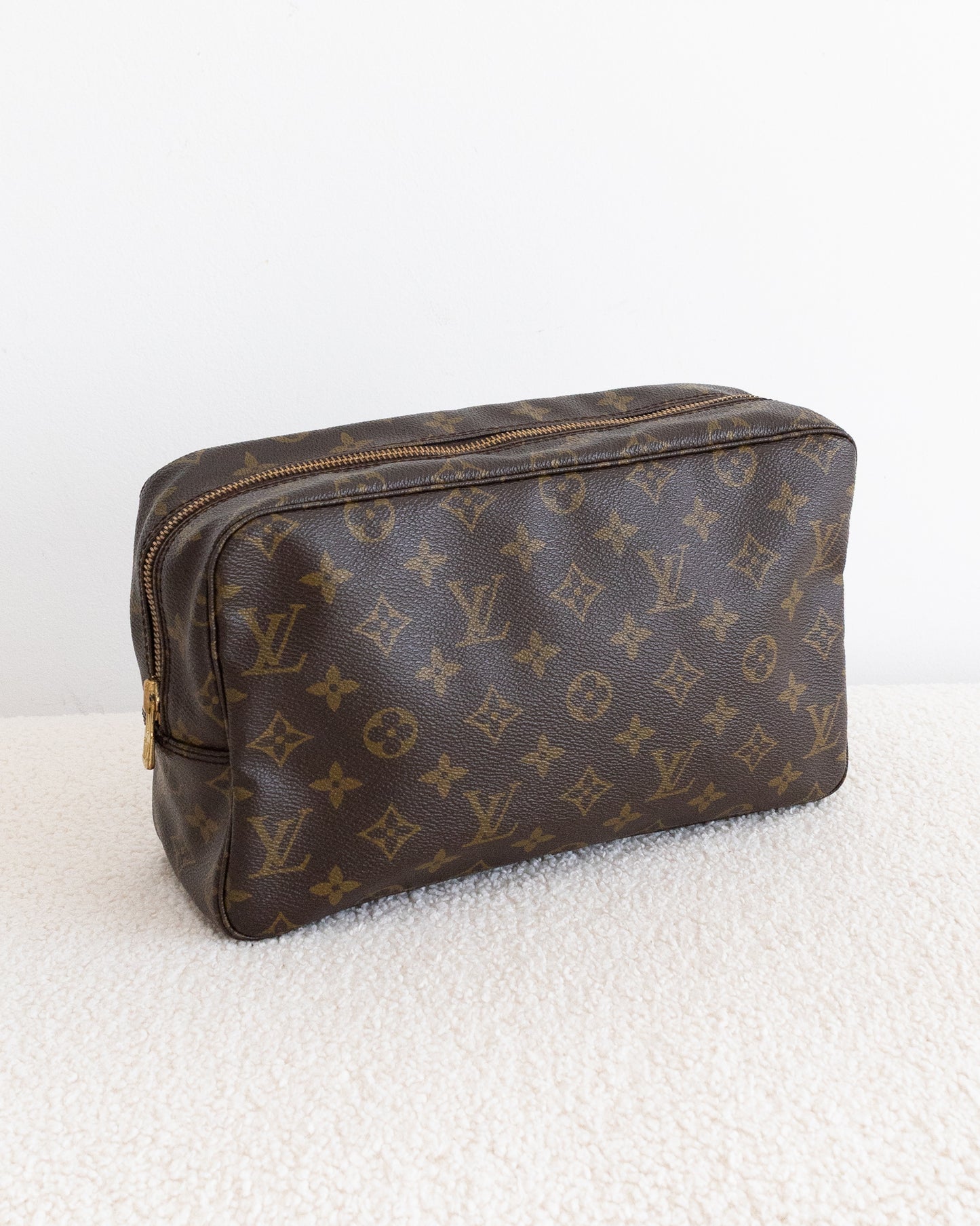 LOUIS VUITTON Trousse 28