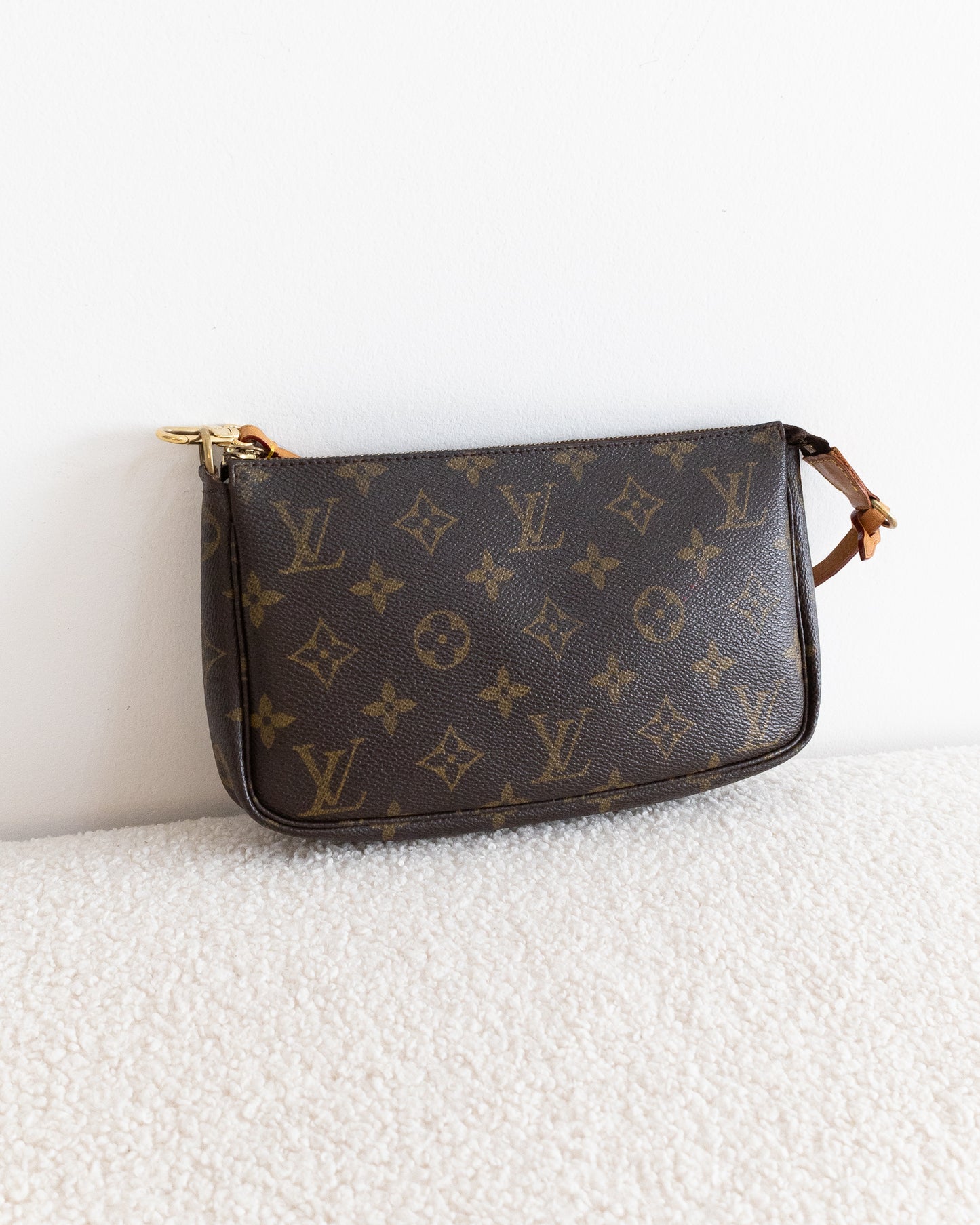 LOUIS VUITTON Pochette Accessoires