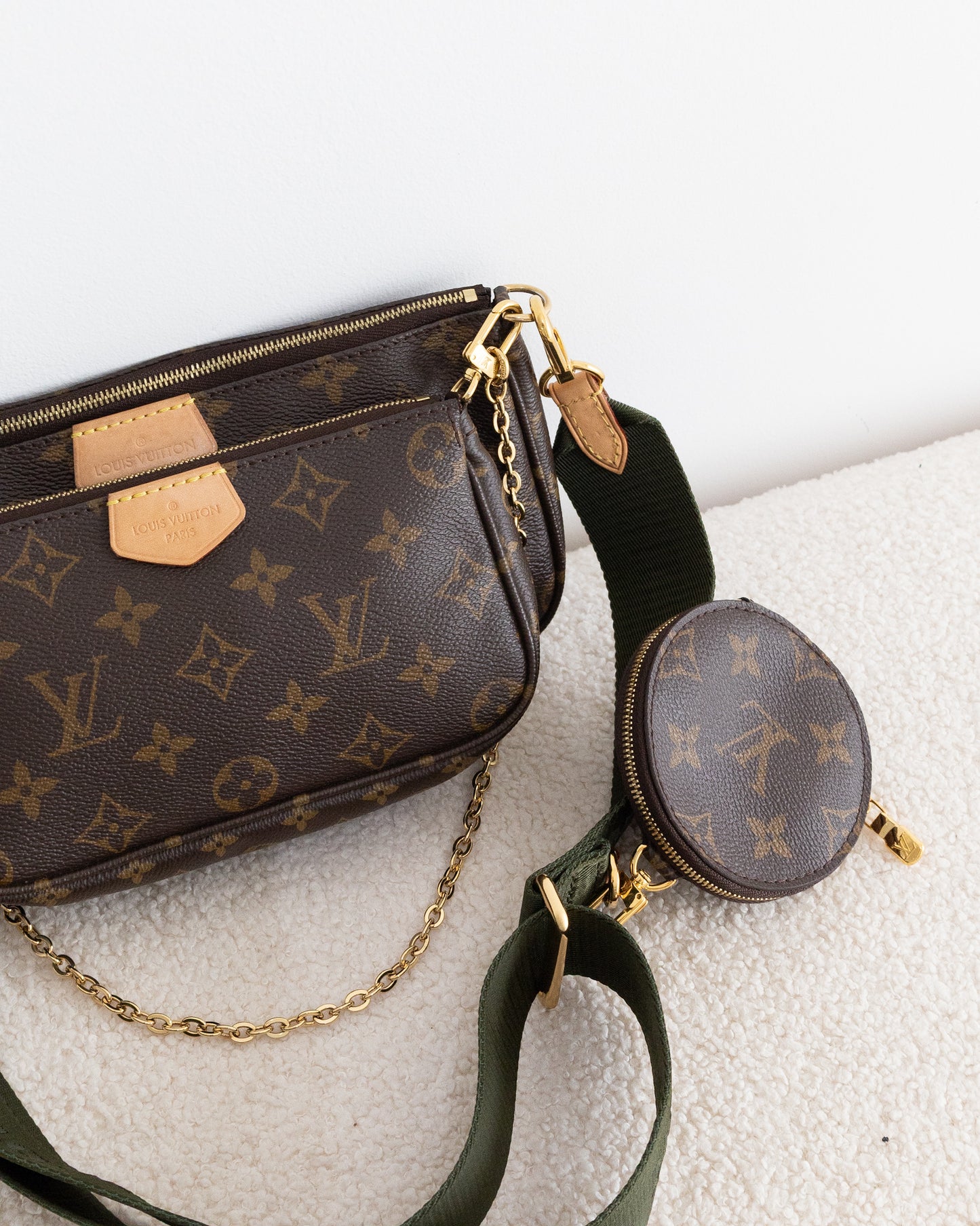 LOUIS VUITTON MultiPochette