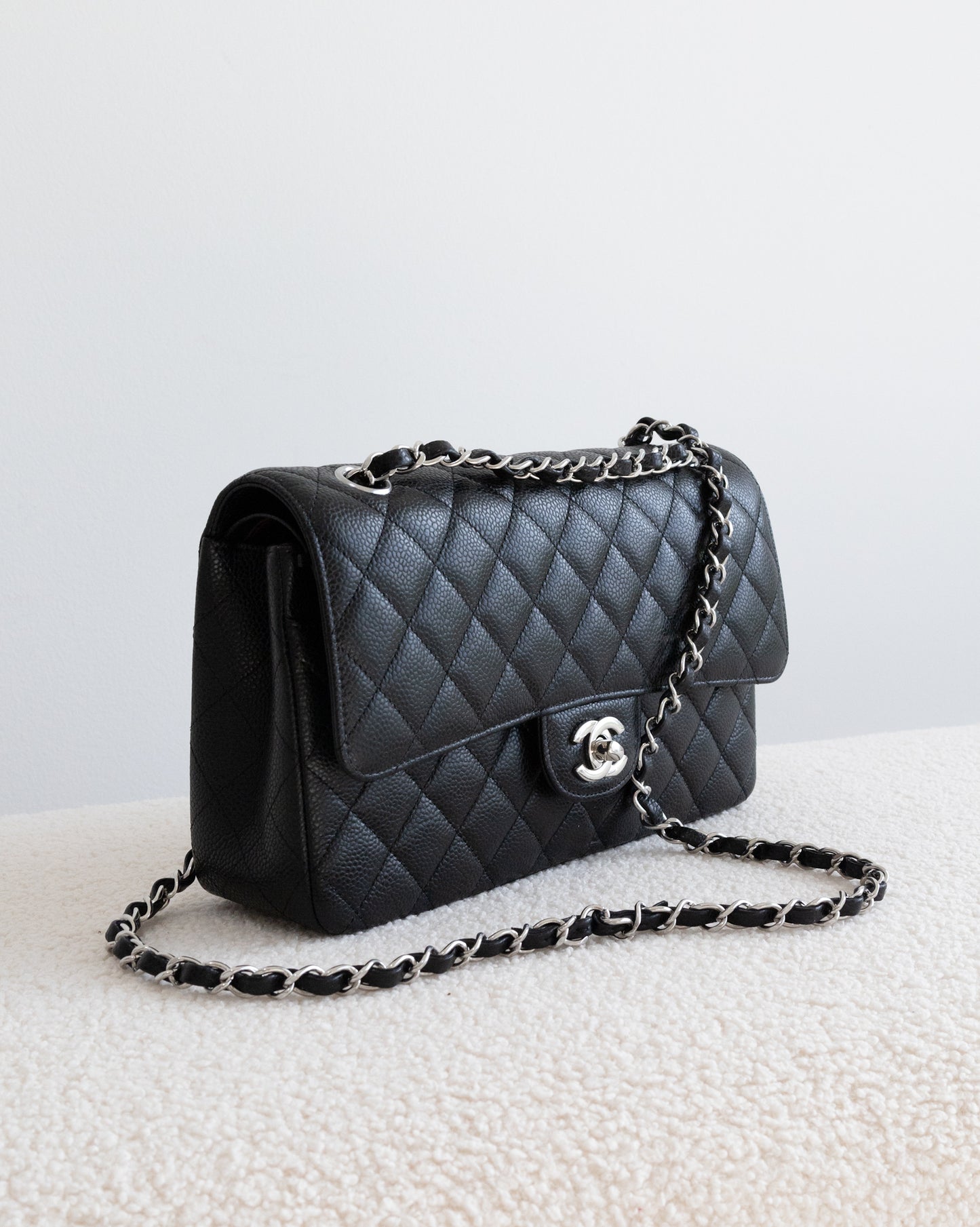 CHANEL Classic Double Flap Médium