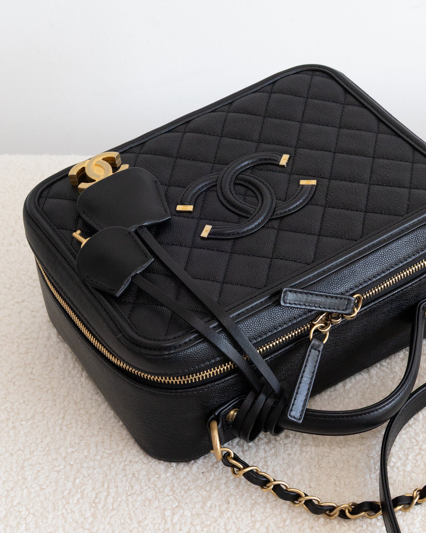 CHANEL Filigree Vanity Medium