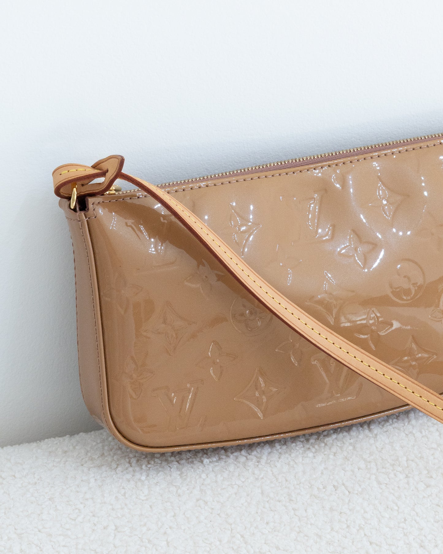 LOUIS VUITTON Pochette Accessoires